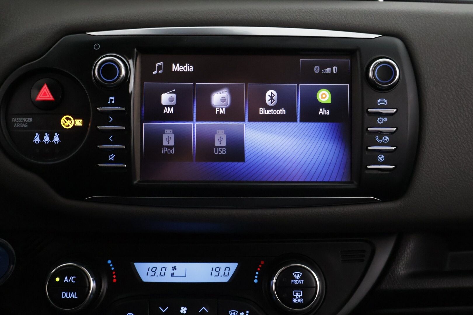 Toyota Yaris 2018 1,5 Hybrid Active *Kamera / Vakkari / Navi / Lohko* - Juuri Huollettu / 2x renkaat / LED lisävalo / Avaimeton käynnistys