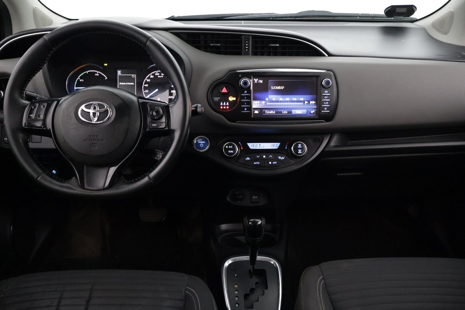 Toyota Yaris 2018 1,5 Hybrid Active *Kamera / Vakkari / Navi / Lohko* - Juuri Huollettu / 2x renkaat / LED lisävalo / Avaimeton käynnistys