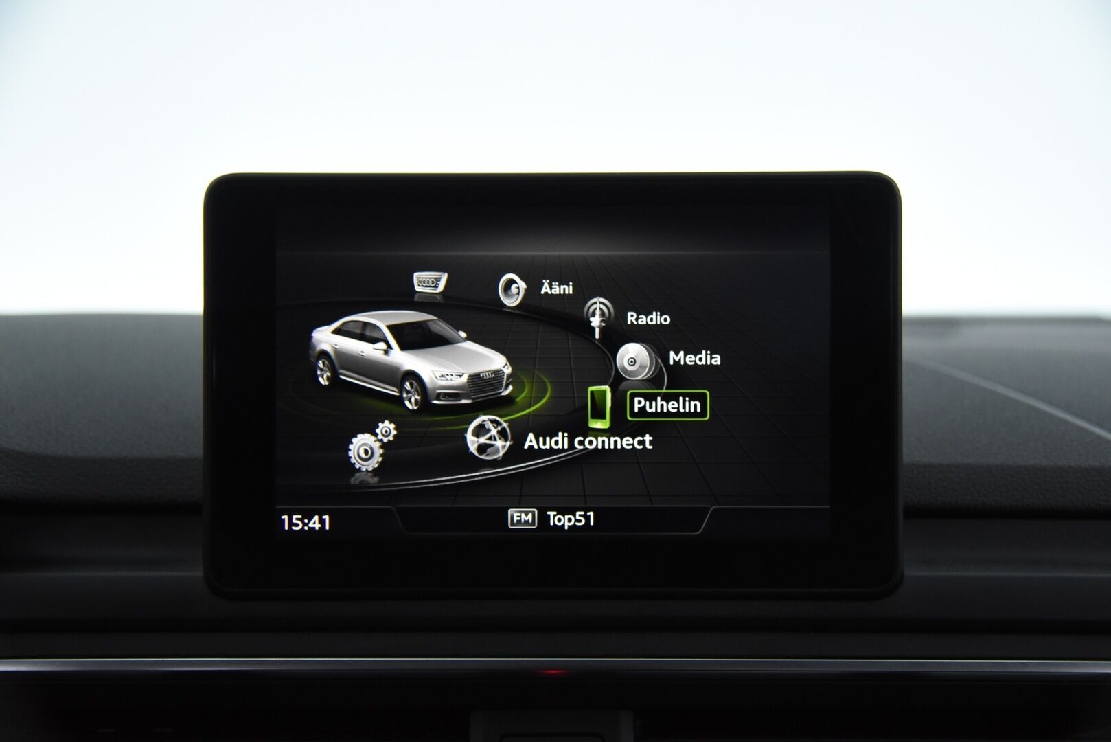 Audi A4 2018 Sedan Business Comfort S line Edition 2,0 TDI 140 kW quattro S tronic / Matrix-LED / Webasto / Alletaittuva koukku / Vakkari - Jakopää tehty / Hyvä huoltohistoria / - HULLU BLACKWEEK KORKOTARJOUS 2,49%