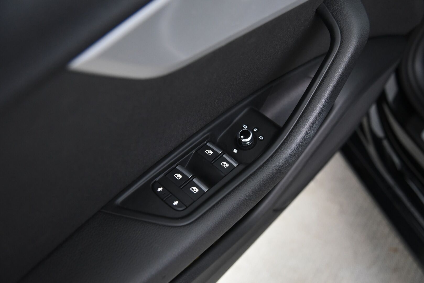 Audi A4 2018 Sedan Business Comfort S line Edition 2,0 TDI 140 kW quattro S tronic / Matrix-LED / Webasto / Alletaittuva koukku / Vakkari - Jakopää tehty / Hyvä huoltohistoria / - HULLU BLACKWEEK KORKOTARJOUS 2,49%