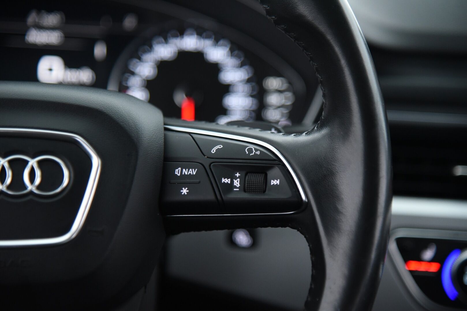 Audi A4 2018 Sedan Business Comfort S line Edition 2,0 TDI 140 kW quattro S tronic / Matrix-LED / Webasto / Alletaittuva koukku / Vakkari - Jakopää tehty / Hyvä huoltohistoria / - HULLU BLACKWEEK KORKOTARJOUS 2,49%