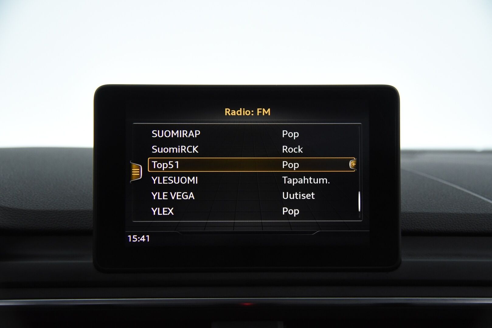 Audi A4 2018 Sedan Business Comfort S line Edition 2,0 TDI 140 kW quattro S tronic / Matrix-LED / Webasto / Alletaittuva koukku / Vakkari - Jakopää tehty / Hyvä huoltohistoria / - HULLU BLACKWEEK KORKOTARJOUS 2,49%