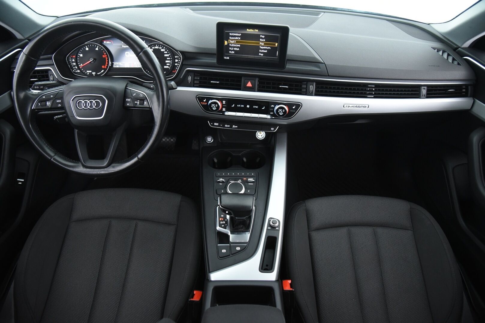 Audi A4 2018 Sedan Business Comfort S line Edition 2,0 TDI 140 kW quattro S tronic / Matrix-LED / Webasto / Alletaittuva koukku / Vakkari - Jakopää tehty / Hyvä huoltohistoria / 