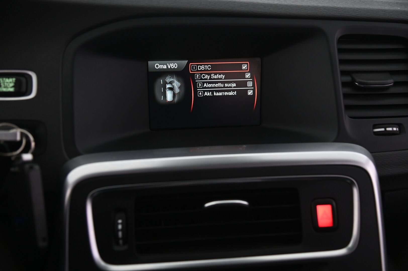 Volvo V60 2012 T3 R-Design - Huippusiisti | Lohko | Vakkari | BT | Kattokaiteet | 2x renkaat aluvanteilla