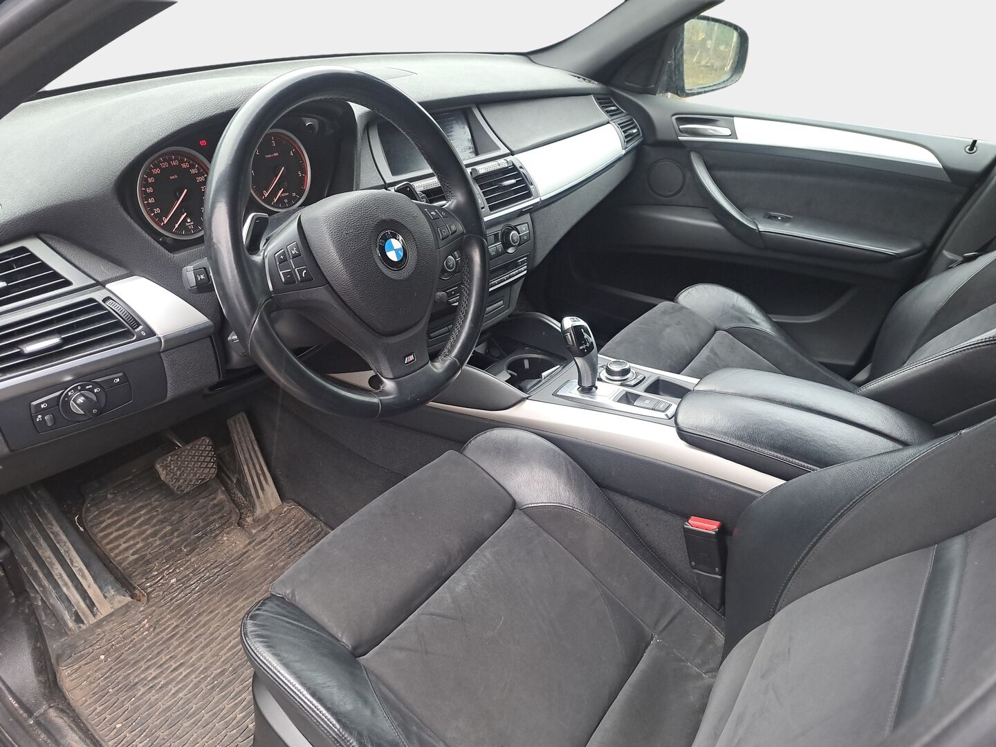 BMW X6 2013 xDrive40d TwinPower Turbo A E71 SAC - | HiFi | Webasto | Prof. Navi | Vetokoukku | Nahka-alcantara | Muistipenkki | P. Tutkat | Xenon | 2x Renkaat ja Vanteet |