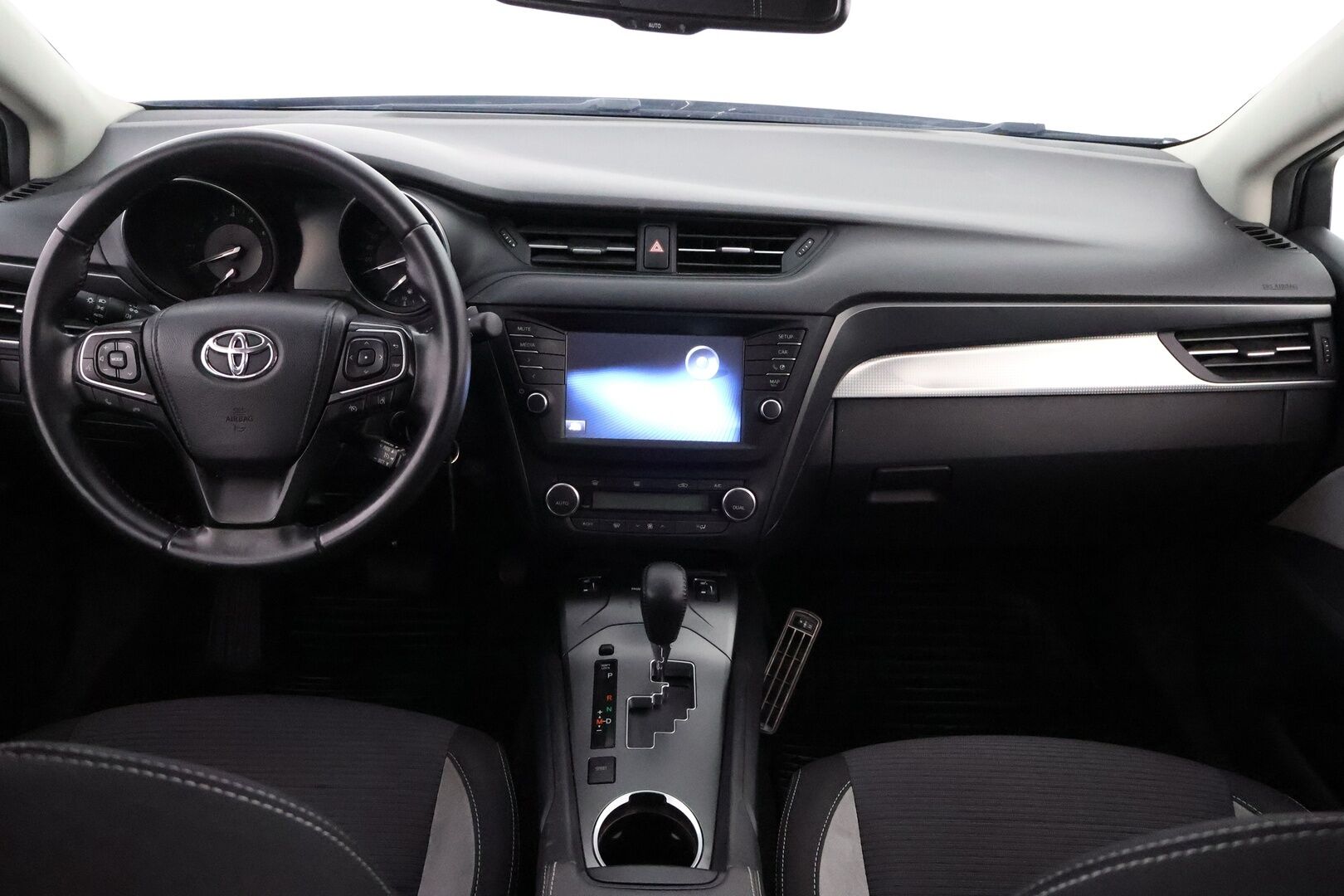 Toyota Avensis 2018 1,8 Valvematic Active Edition Touring Sports Multidrive S - Suomiauto / Merkkihuollettu / P.Kamera / Vakkari / Lohkolämmitin / Juuri saapunut Tampereelle!
