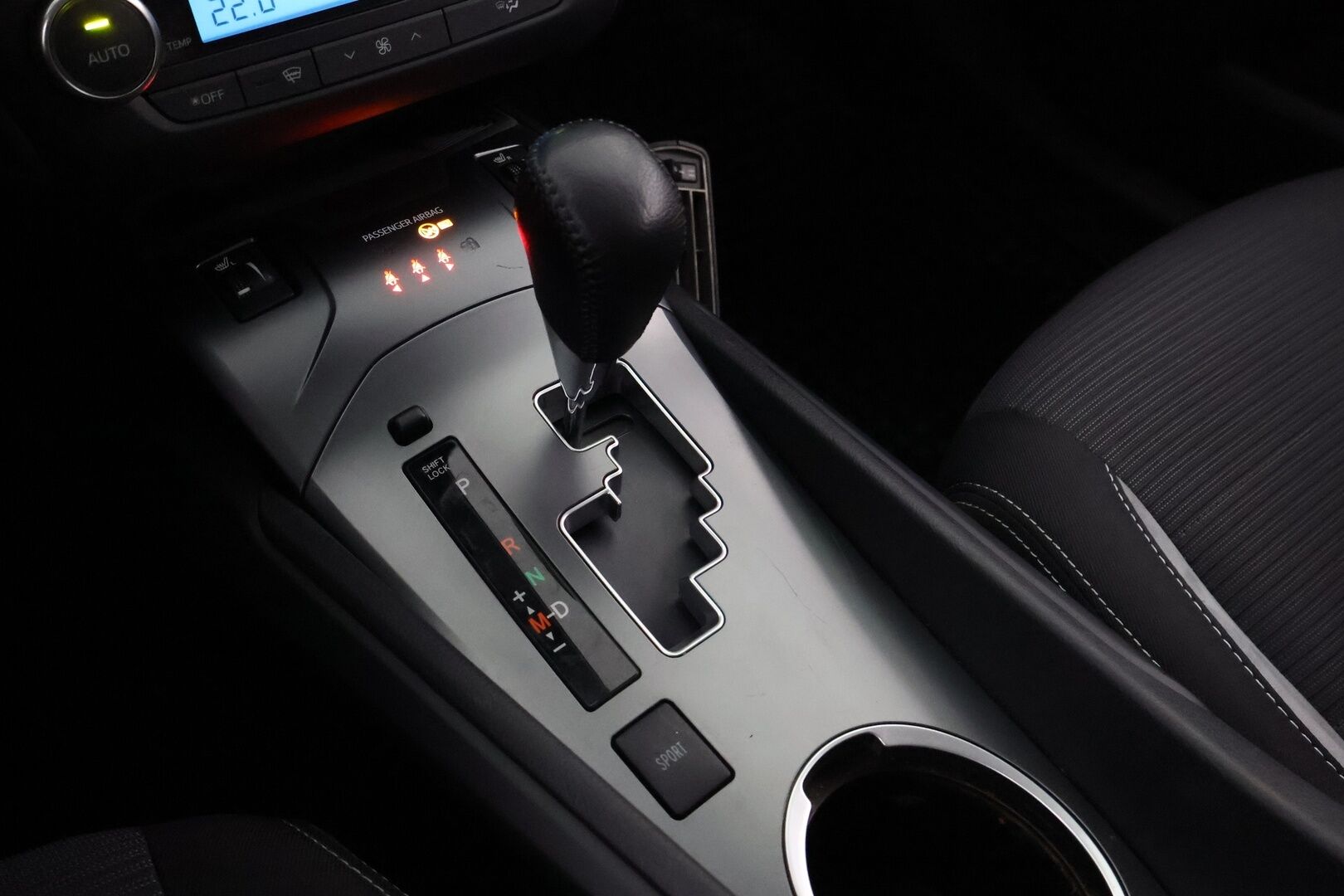 Toyota Avensis 2018 1,8 Valvematic Active Edition Touring Sports Multidrive S - Suomiauto / Merkkihuollettu / P.Kamera / Vakkari / Lohkolämmitin / Juuri saapunut Tampereelle!