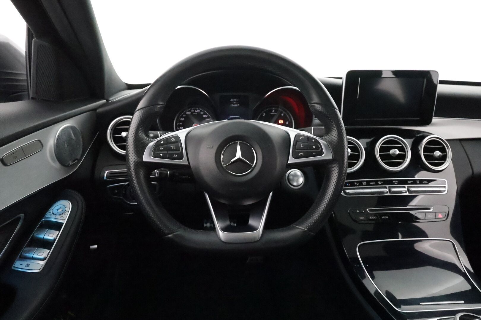 Mercedes-Benz C 2018 220 d A AMG Premium Edition - Webasto / Burmester / Panorama / LED High Performance / Nahkasisusta / Comand Navi / Tulossa Tampereelle!
