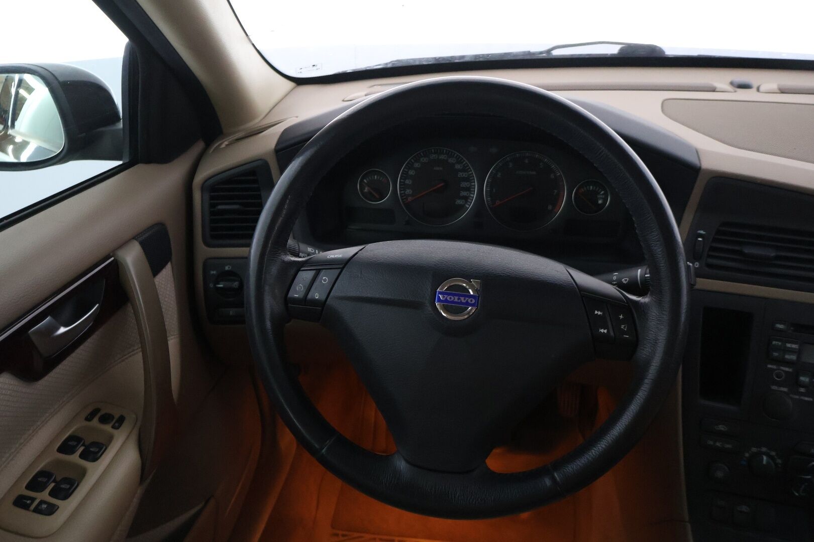 Volvo S60 2004 4D S60 SEDAN 2.4 AUTOMATIC-RS65S9-A0/272 *YritysOutlet - Myydään vain yrityksille* - * Jakopää tehty | vakionopeudensäädin | lohkolämmitin sisä.p | 2x renkaat aluvanteilla *