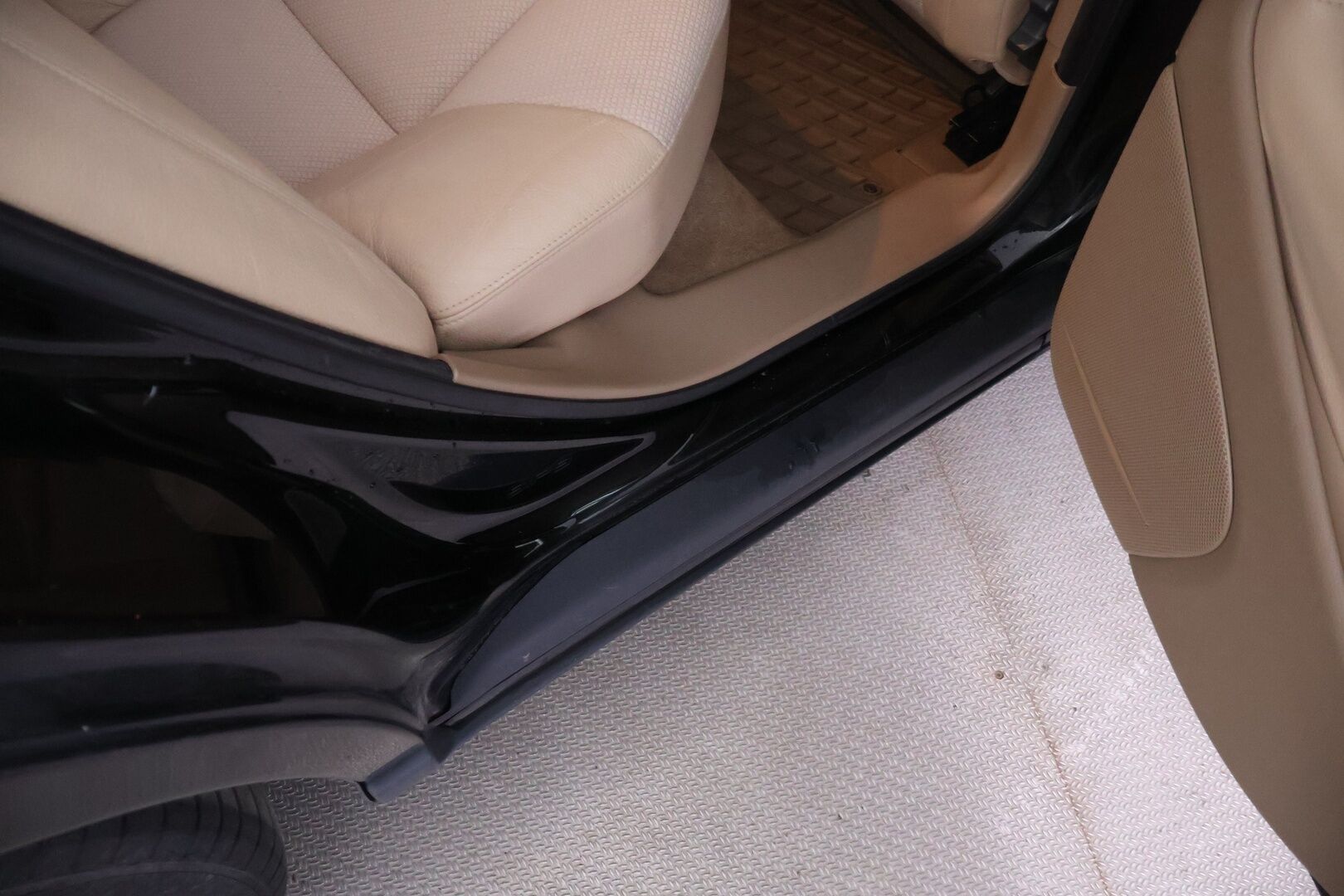 Volvo S60 2004 4D S60 SEDAN 2.4 AUTOMATIC-RS65S9-A0/272 *YritysOutlet - Myydään vain yrityksille* - * Jakopää tehty | vakionopeudensäädin | lohkolämmitin sisä.p | 2x renkaat aluvanteilla *