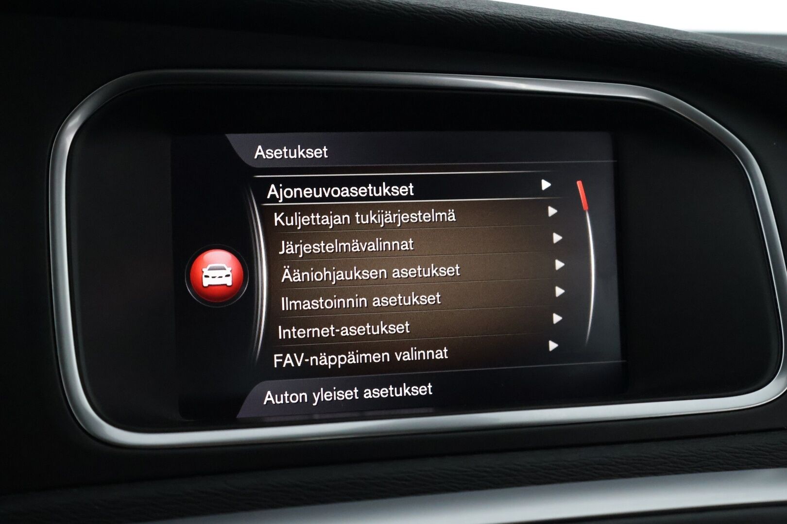Volvo V40 Cross Country 2018 D2 Business aut - Koukku / Webasto / LED / Navi / P-tutka