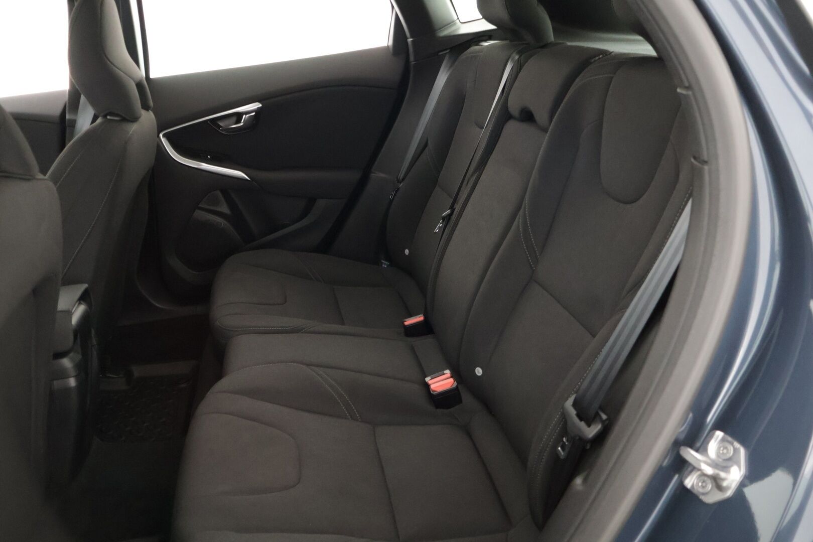 Volvo V40 Cross Country 2018 D2 Business aut - Koukku / Webasto / LED / Navi / P-tutka