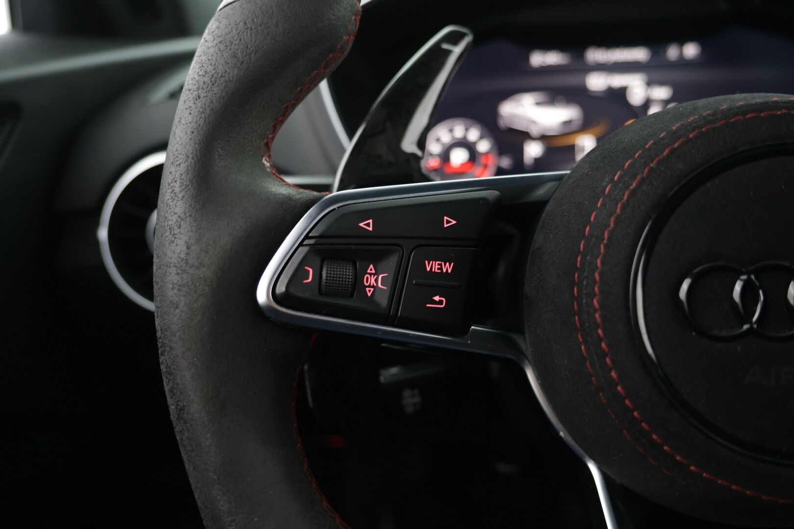 Audi TT 2018 Coupé 1,8 TFSI 132 kW S tronic / Tähtikatto / RS-Look / Custom-ratti / Vakkari - Siisti yksilö! / Hyvin huollettu - HULLUT AVAJAISHULINAT KORKOTARJOUS 3,29 %