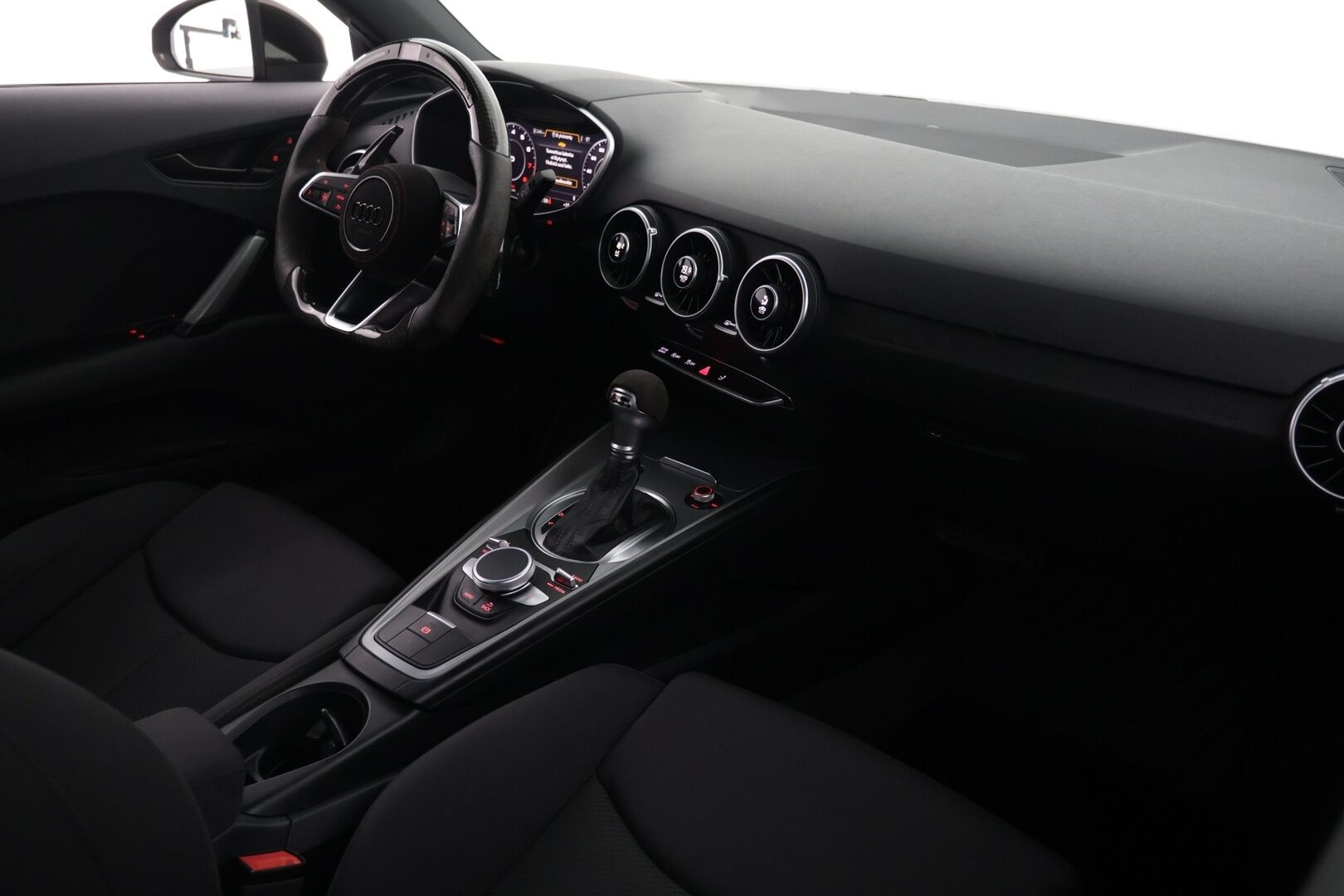 Audi TT 2018 Coupé 1,8 TFSI 132 kW S tronic / Tähtikatto / RS-Look / Custom-ratti / Vakkari - Siisti yksilö! / Hyvin huollettu - HULLUT AVAJAISHULINAT KORKOTARJOUS 3,29 %