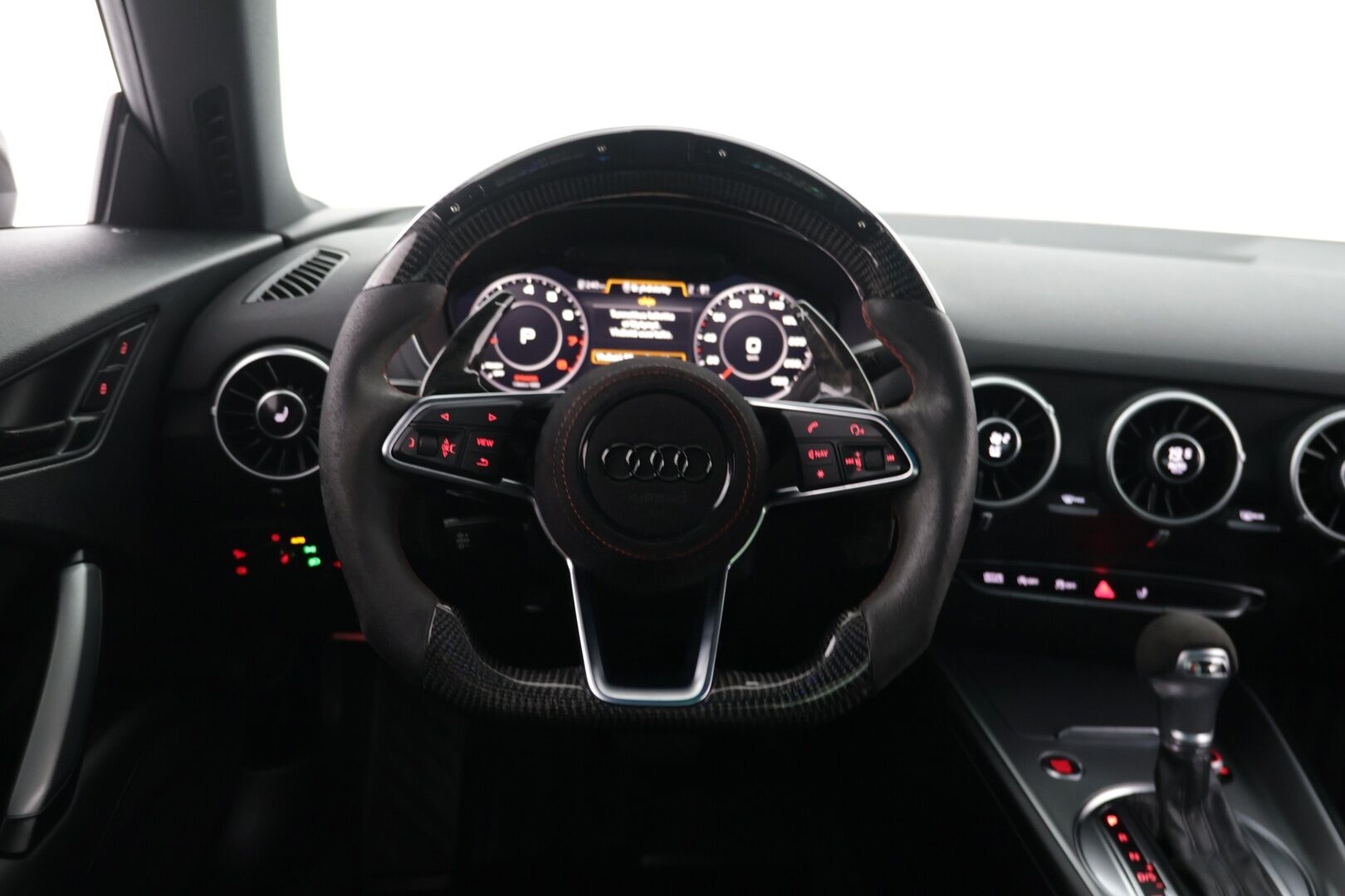 Audi TT 2018 Coupé 1,8 TFSI 132 kW S tronic / Tähtikatto / RS-Look / Custom-ratti / Vakkari - Siisti yksilö! / Hyvin huollettu - HULLUT AVAJAISHULINAT KORKOTARJOUS 3,29 %