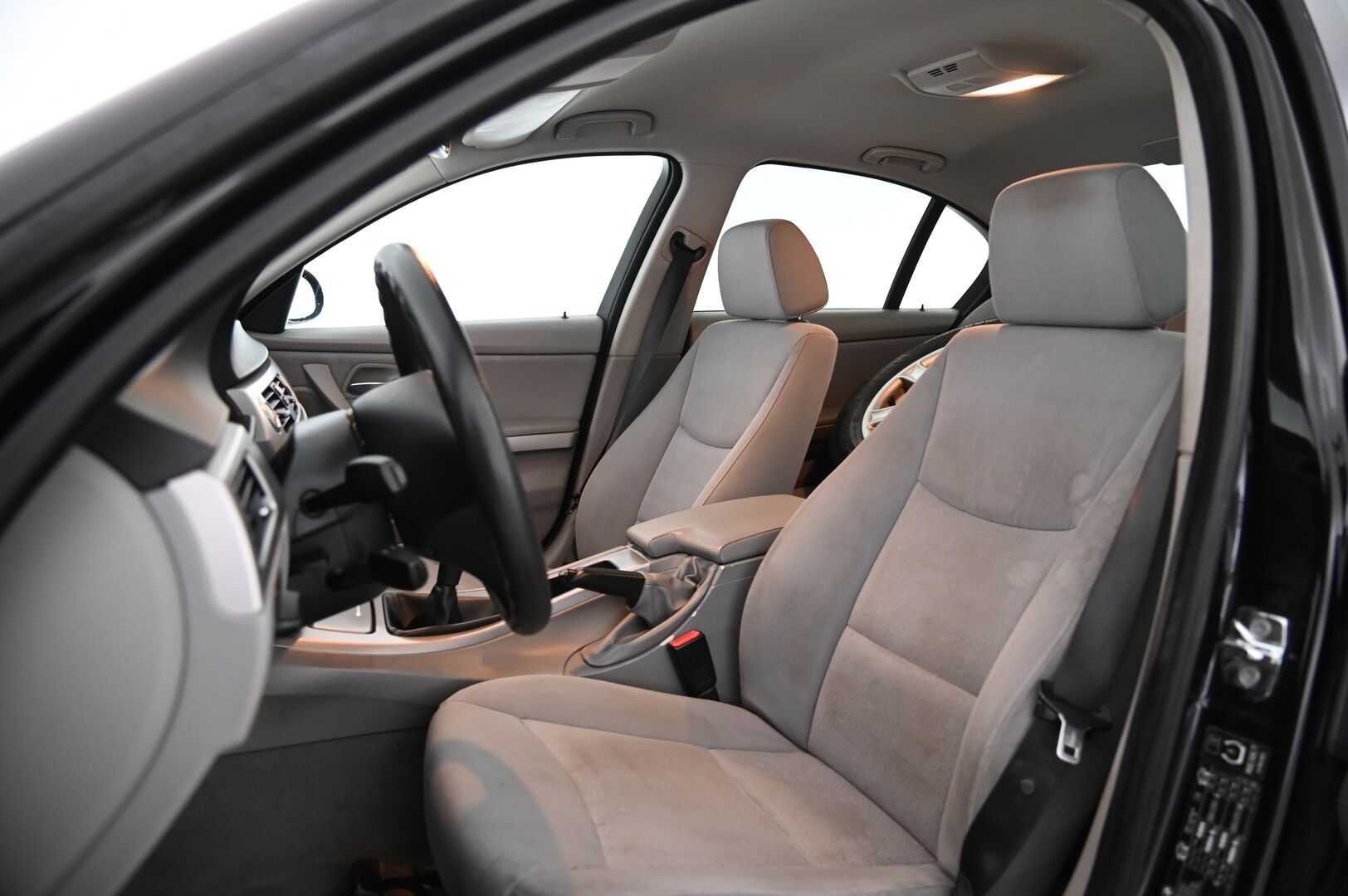 BMW 320 2005 4D 320I SEDAN *Myydään Huutokaupat.com* - *Ilmastointi / Vakkari / 2x Vanteet ja renkaat*