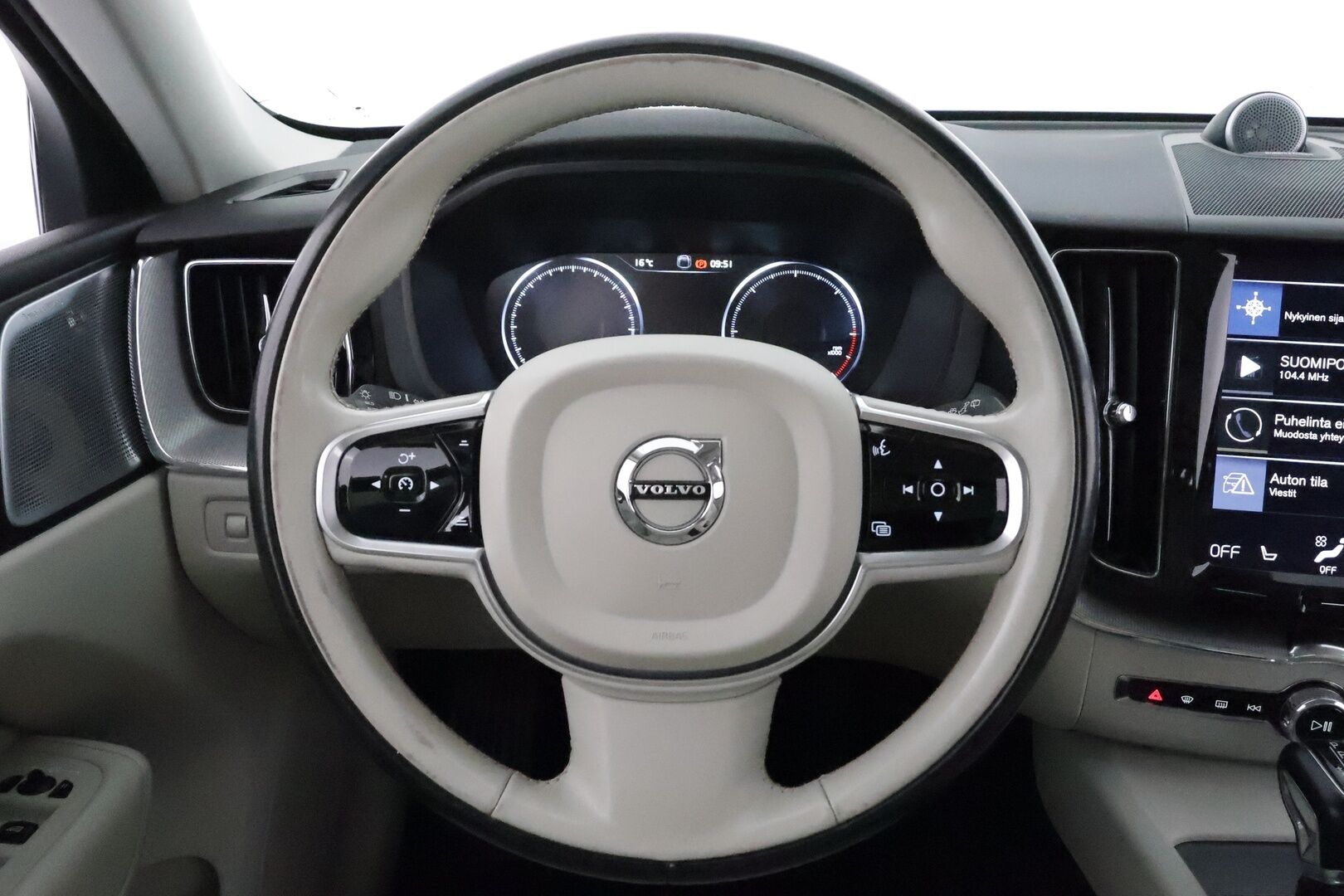 Volvo XC60 2018 D4 AWD Business Inscription aut *Koukku / Panorama / B&W / ACC / Full-LED / 360° / Sportpenkki Muistilla / Webasto* - Suomi-auto / Kahdet Renkaat / Merkkihuollettu!