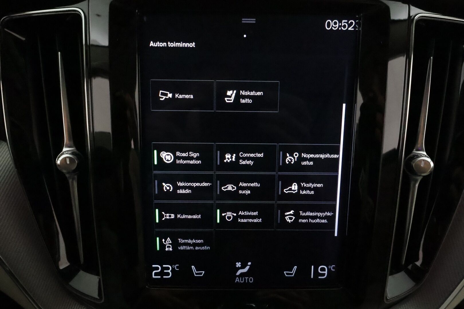 Volvo XC60 2018 D4 AWD Business Inscription aut *Koukku / Panorama / B&W / ACC / Full-LED / 360° / Sportpenkki Muistilla / Webasto* - Suomi-auto / Kahdet Volvon vanteet / Merkkihuollettu / SUPER VARUSTEET! - Osta nyt, maksa vasta ensi vuonna