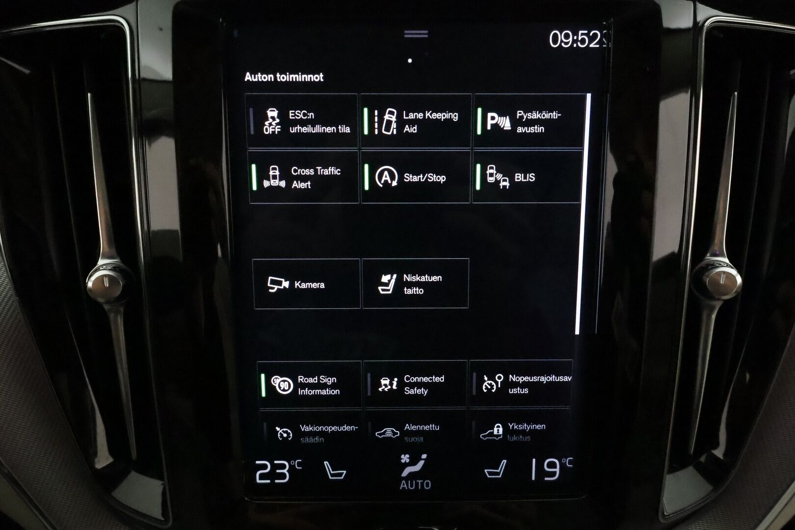 Volvo XC60 2018 D4 AWD Business Inscription aut *Koukku / Panorama / B&W / ACC / Full-LED / 360° / Sportpenkki Muistilla / Webasto* - Suomi-auto / Kahdet Volvon vanteet / Merkkihuollettu / SUPER VARUSTEET! - Osta nyt, maksa vasta ensi vuonna