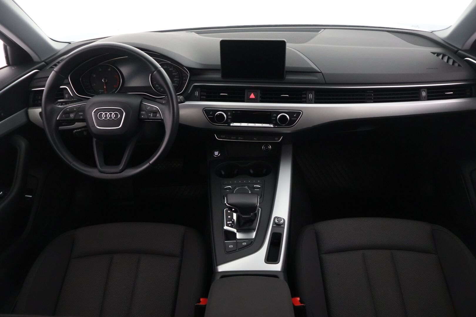 Audi A4 2018 Avant Business Comfort S line Edition 2,0 TDI 110 kW S tronic - *Juuri huollettu | Webasto | Pysäköintitutkat | Comfort Access | 2x Renkaat & Vanteet*