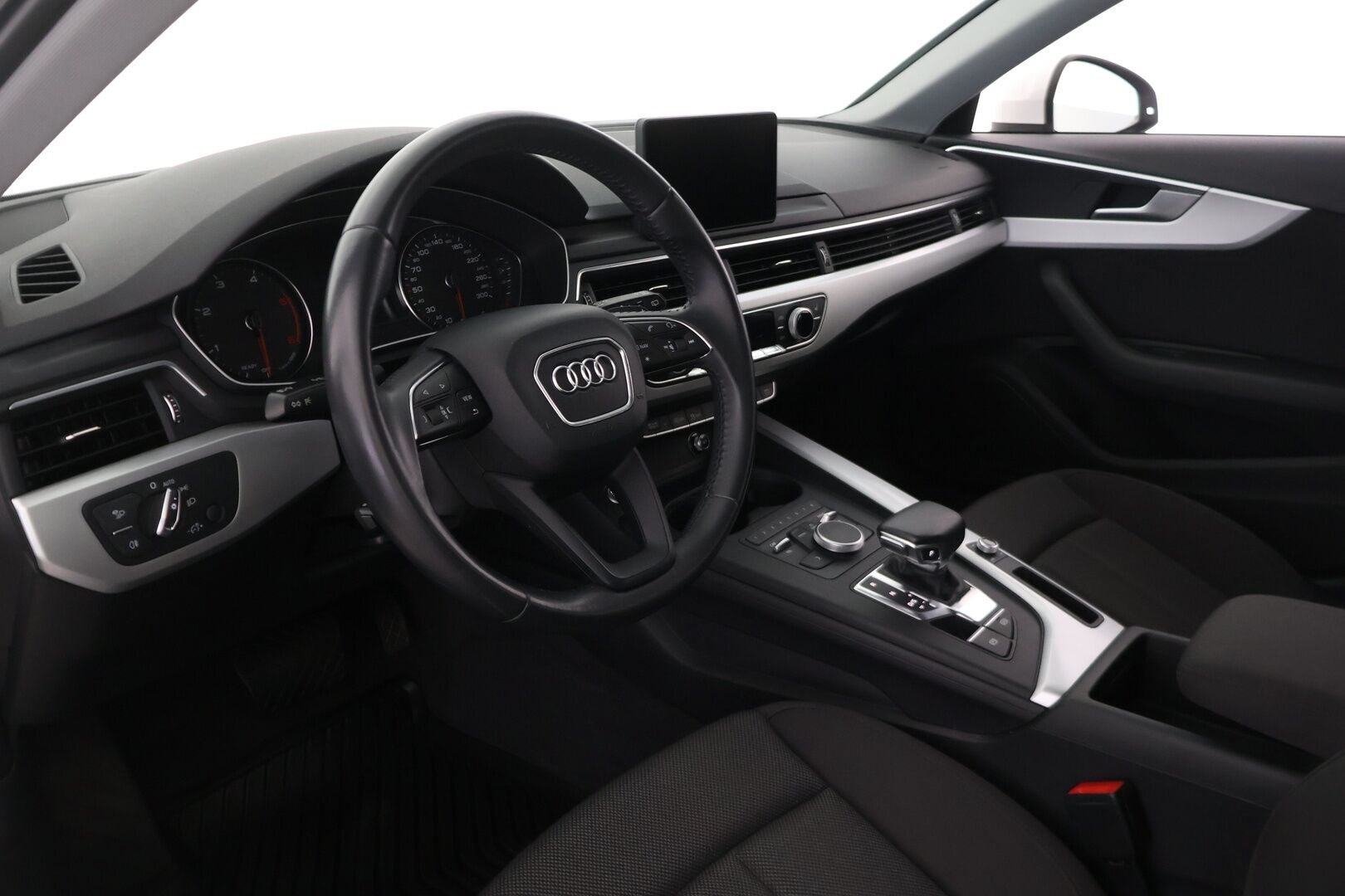 Audi A4 2018 Avant Business Comfort S line Edition 2,0 TDI 110 kW S tronic - *Juuri huollettu | Webasto | Pysäköintitutkat | Comfort Access | 2x Renkaat & Vanteet*