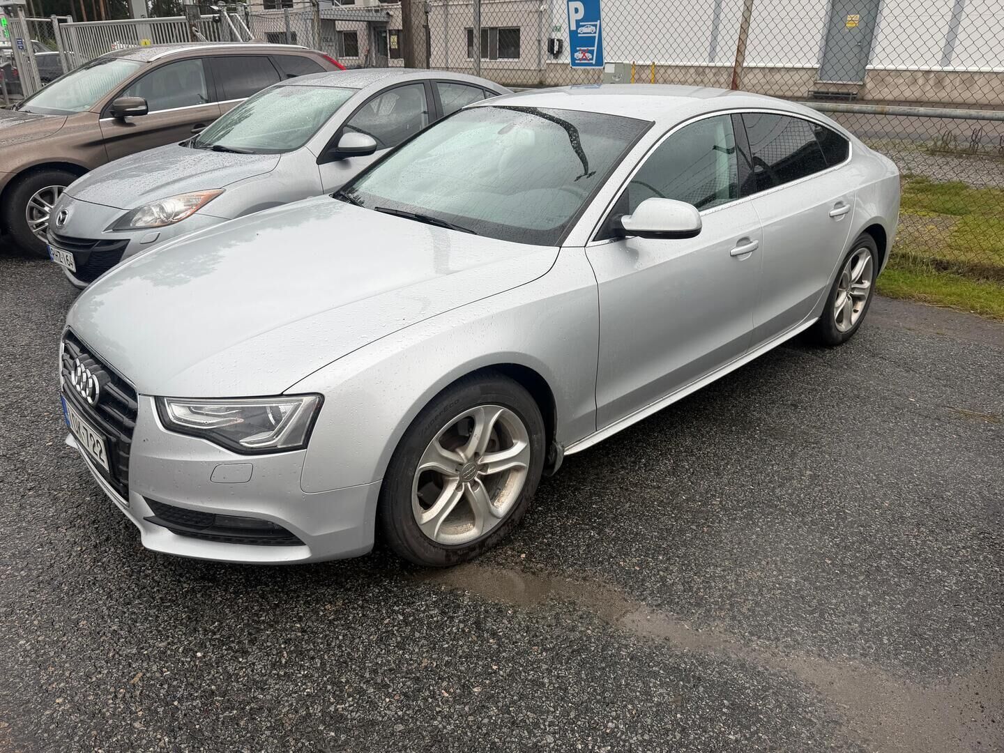 Audi A5 2012 Sportback Business 1,8 TFSI 125 kW - YritysOutlet - Myydään vain yrityksille - Vetokoukku | Kahdet renkaat Audin vanteilla | Sporttipenkit | Xenon