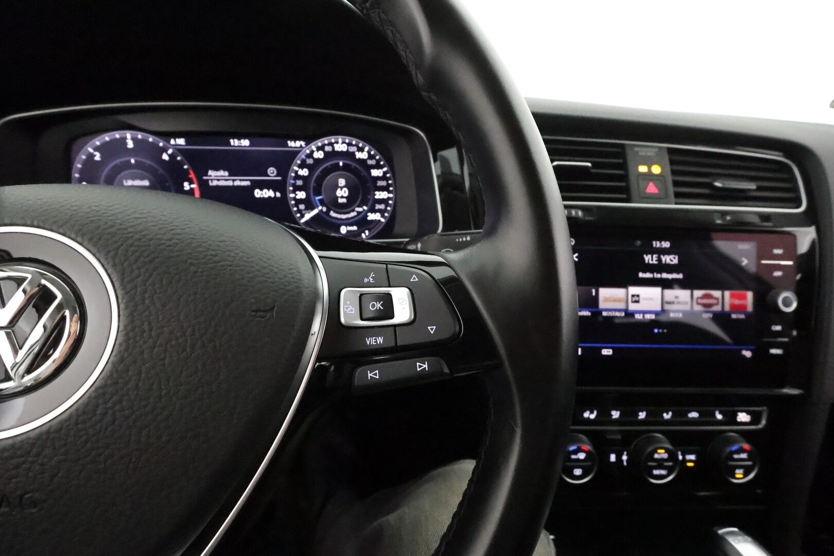 Volkswagen Golf 2019 Variant Highline 1,6 TDI 85 kW DSG **Webasto / Adapt.Vakkari / P.kamera / LED-valot / Navi / Hierova Penkki** - 1-om Suomi-auto / Kahdet Renkaat