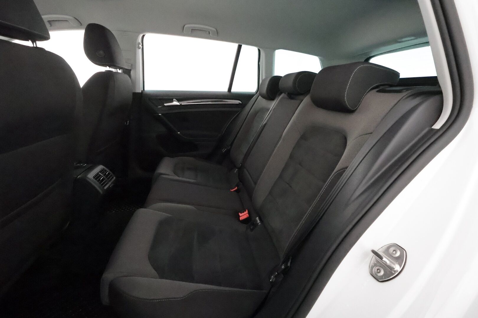 Volkswagen Golf 2019 Variant Highline 1,6 TDI 85 kW DSG **Webasto / Adapt.Vakkari / P.kamera / LED-valot / Navi / Hierova Penkki** - 1-om Suomi-auto / Kahdet Renkaat