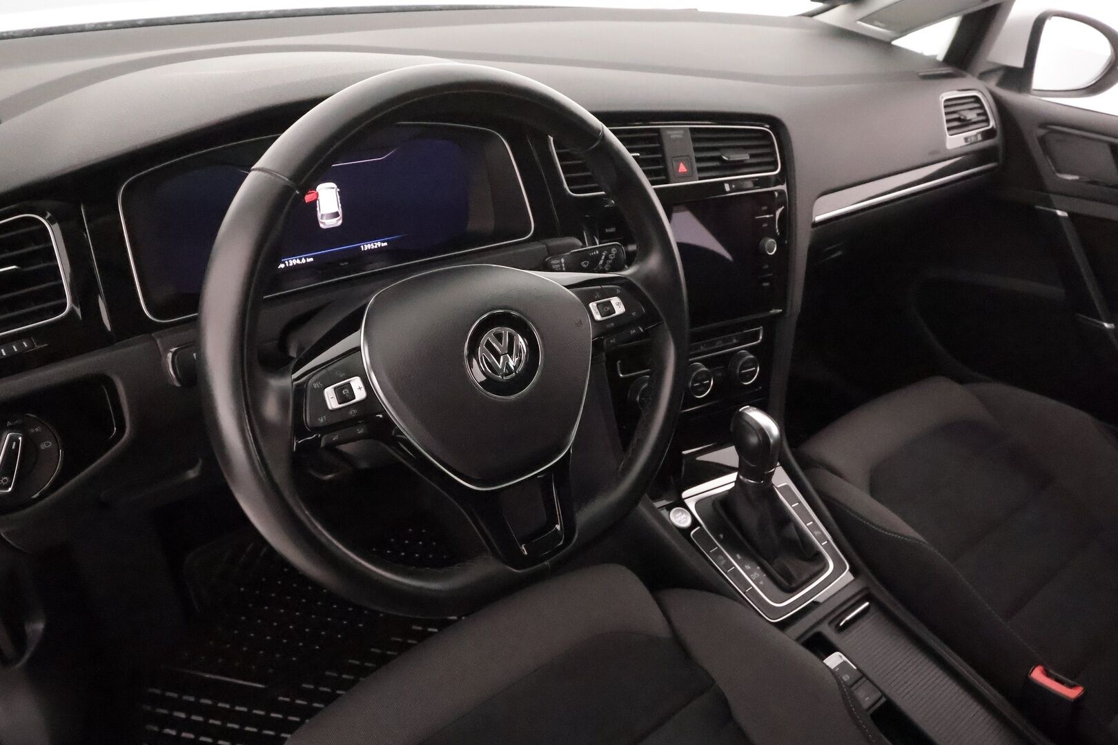 Volkswagen Golf 2019 Variant Highline 1,6 TDI 85 kW DSG **Webasto / Adapt.Vakkari / P.kamera / LED-valot / Navi / Hierova Penkki** - 1-om Suomi-auto / Kahdet Renkaat