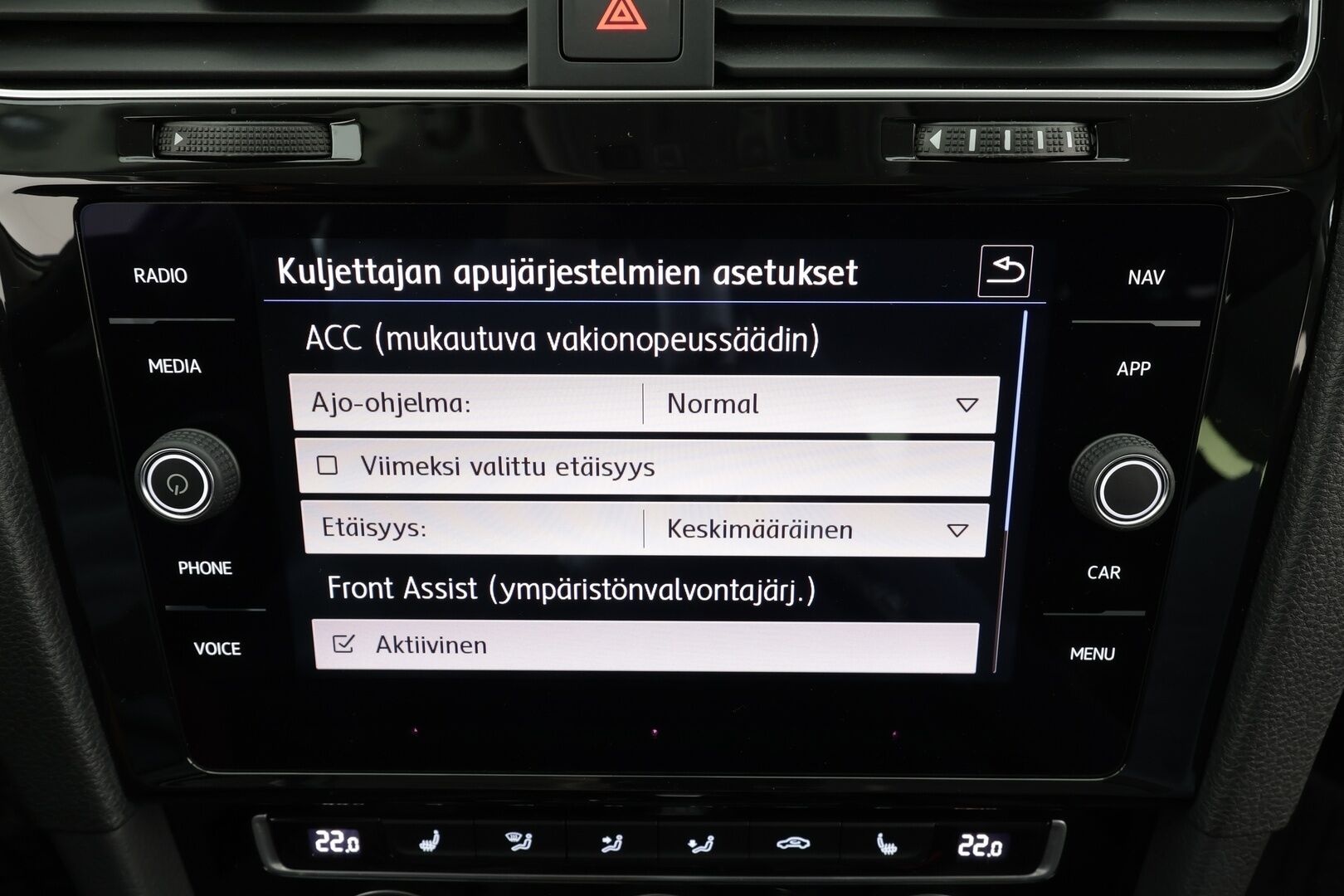 Volkswagen Golf 2019 Variant R-line 1,6 TDI SCR 85 kW DSG * Webasto / ACC / LED / P.Kamera / Digimittaristo / Navi / Keyless * - Suomi-auto / Kahdet renkaat - HULLU BLACKWEEK KORKOTARJOUS 2,49%