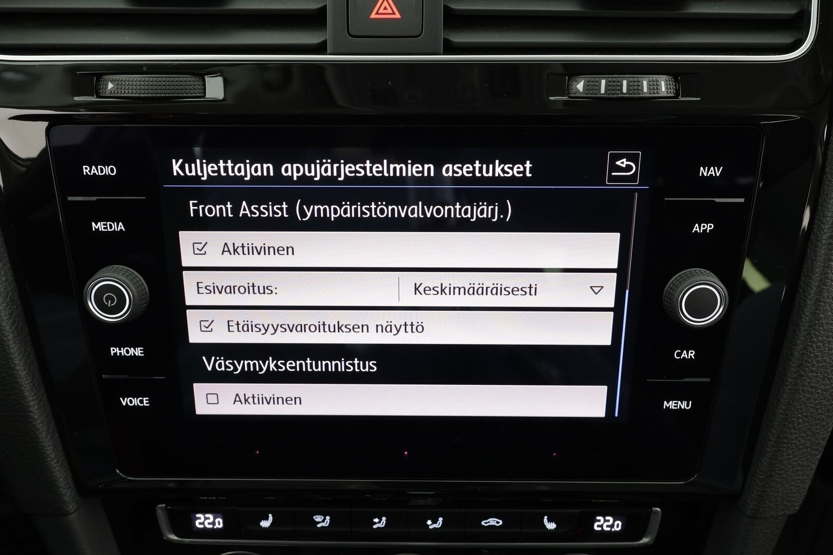 Volkswagen Golf 2019 Variant R-line 1,6 TDI SCR 85 kW DSG * Webasto / ACC / LED / P.Kamera / Digimittaristo / Navi / Keyless * - Suomi-auto / Kahdet renkaat - HULLU BLACKWEEK KORKOTARJOUS 2,49%