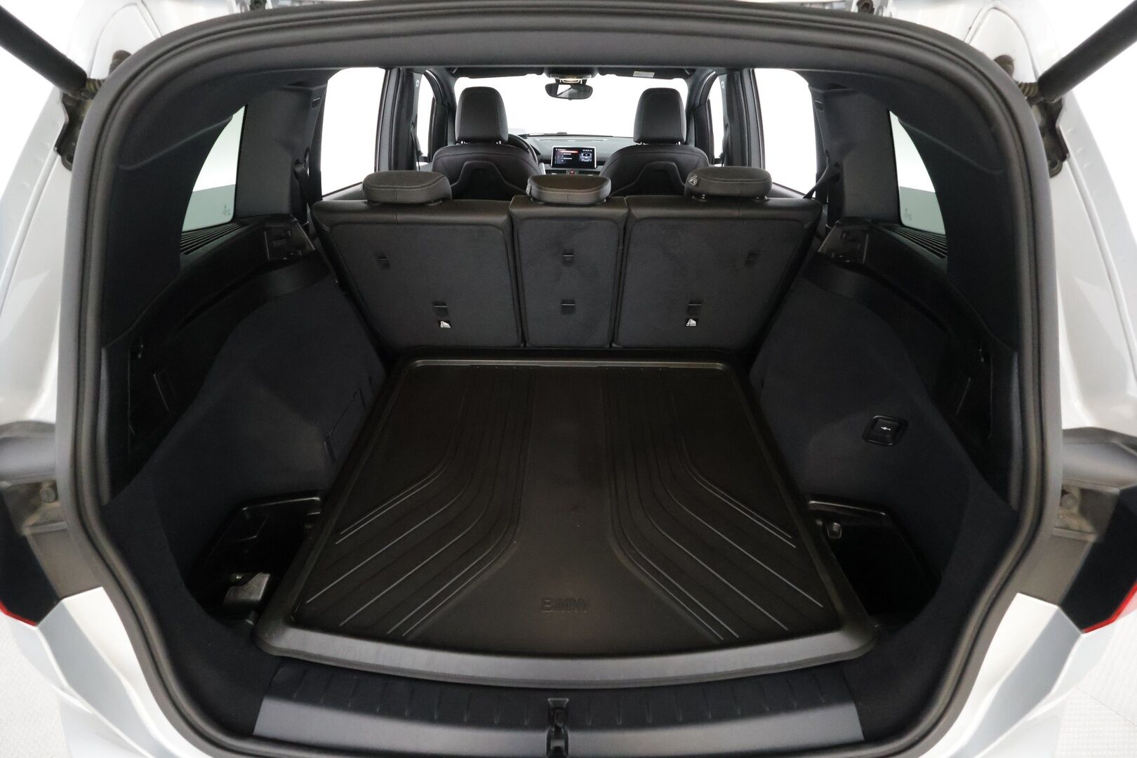 Volkswagen Golf 2019 Variant R-line 1,6 TDI SCR 85 kW DSG * Webasto / ACC / LED / P.Kamera / Digimittaristo / Navi / Keyless * - Suomi-auto / Kahdet renkaat - HULLU BLACKWEEK KORKOTARJOUS 2,49%