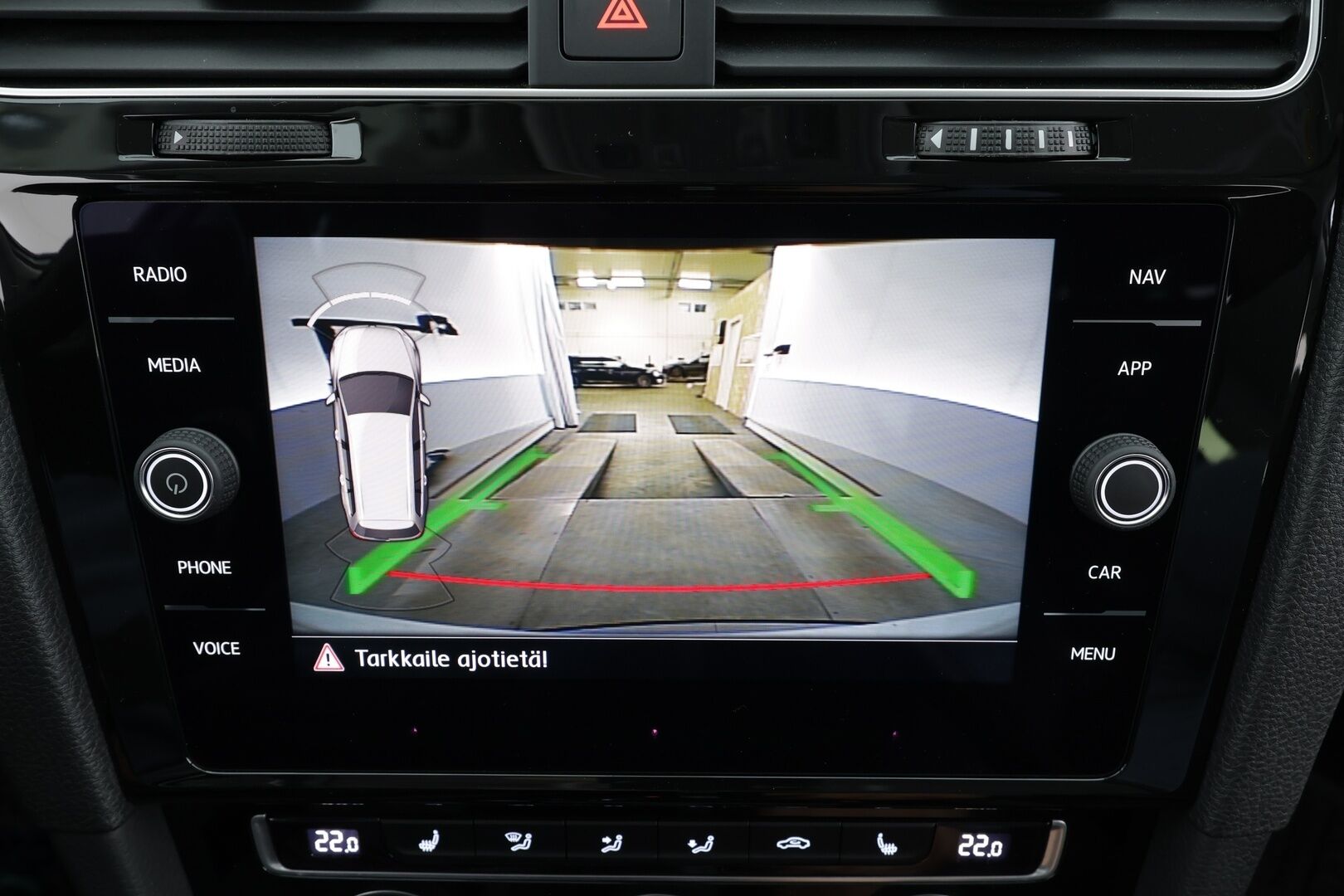 Volkswagen Golf 2019 Variant R-line 1,6 TDI SCR 85 kW DSG * Webasto / ACC / LED / P.Kamera / Digimittaristo / Navi / Keyless * - Suomi-auto / Kahdet renkaat - HULLU BLACKWEEK KORKOTARJOUS 2,49%