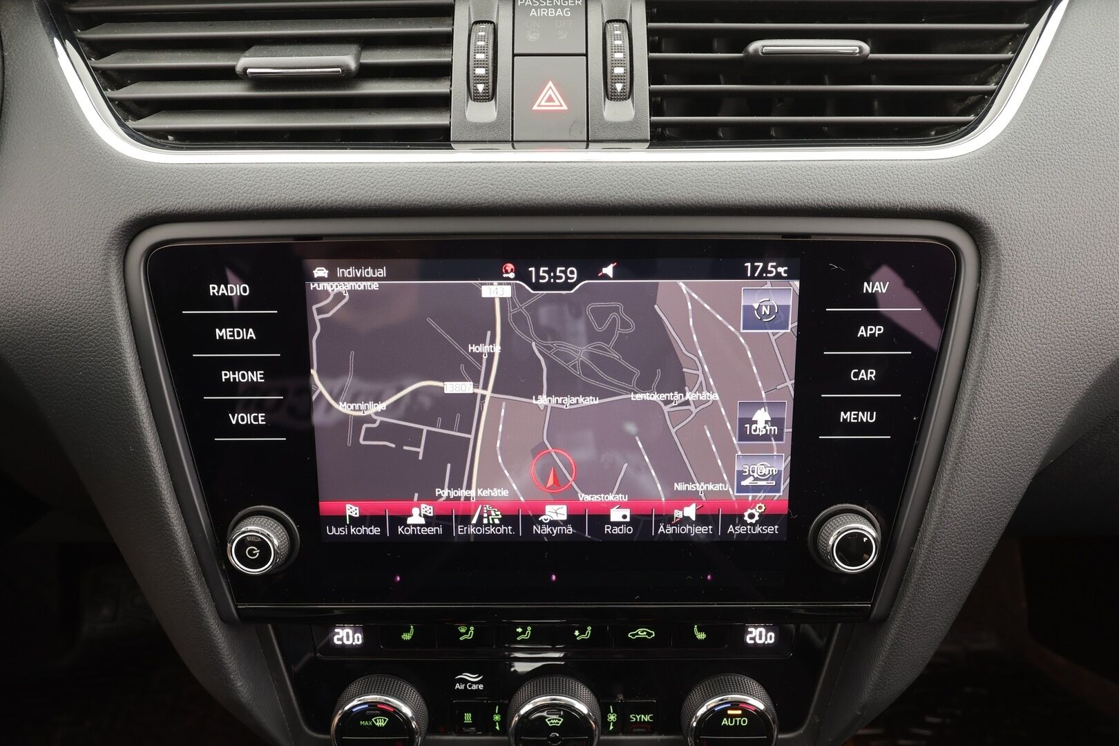 Skoda Octavia 2019 Combi 1,5 TSI Style DSG Autom. - | ACC | Webasto | Koukku | Sporttipenkit | LED | P.kamera | Lane Assist | BSM | Apple & android | Keyless | Sähk. takaluukku | Lämm. tuulilasi | 2x renkaat aluin |