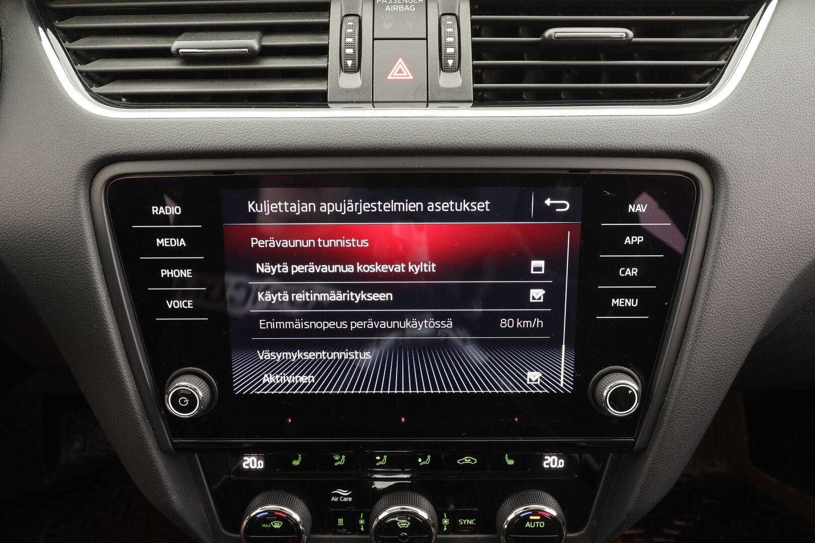 Skoda Octavia 2019 Combi 1,5 TSI Style DSG Autom. - | ACC | Webasto | Koukku | Sporttipenkit | LED | P.kamera | Lane Assist | BSM | Apple & android | Keyless | Sähk. takaluukku | Lämm. tuulilasi | 2x renkaat aluin |