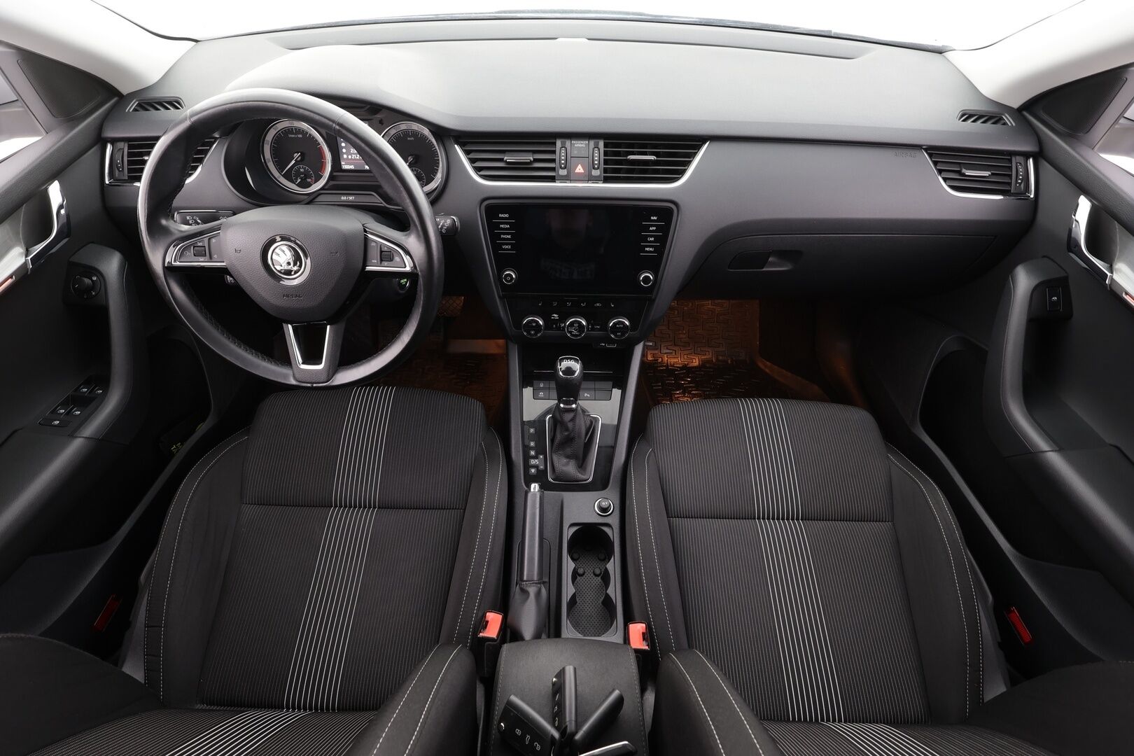 Skoda Octavia 2019 Combi 1,5 TSI Style DSG Autom. - | ACC | Webasto | Koukku | Sporttipenkit | LED | P.kamera | Lane Assist | BSM | Apple & android | Keyless | Sähk. takaluukku | Lämm. tuulilasi | 2x renkaat aluin |