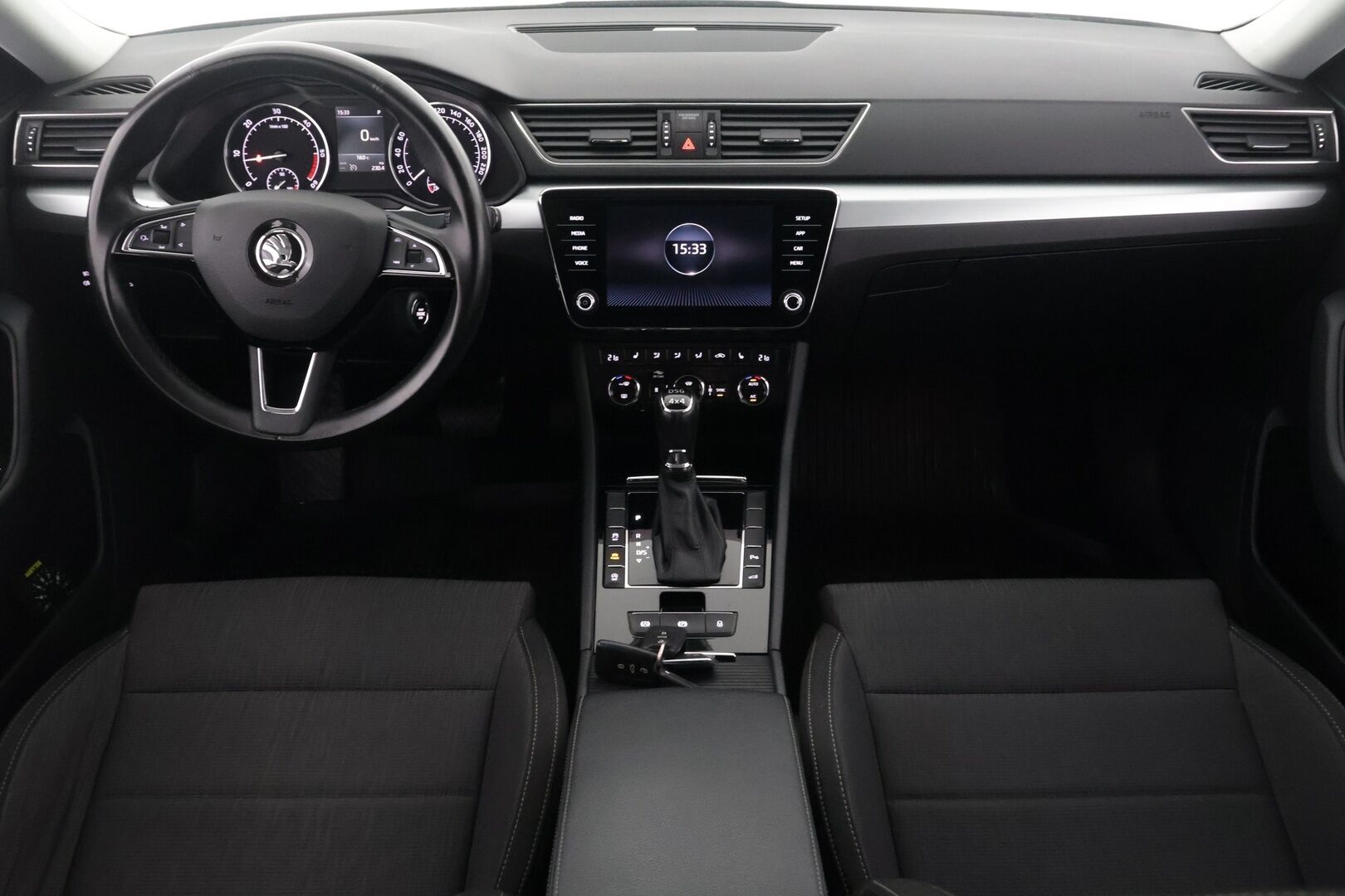 Skoda Superb 2019 Combi 2,0 TDI 190 4x4 Ambition BusinessLine DSG Aut. - Webasto | Muistipenkki | Vetokoukku | BLIS | Suomi-Auto | Tutkat | Sähkökontti | Vakkari | SmartLink | Suomi-auto | - KORKO VAIN 3,99 %