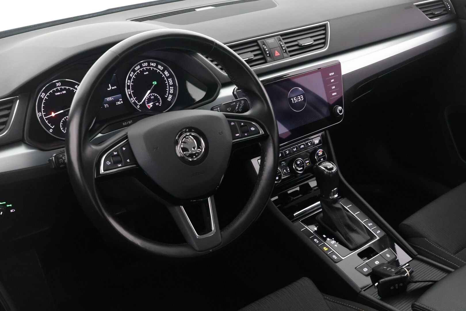 Skoda Superb 2019 Combi 2,0 TDI 190 4x4 Ambition BusinessLine DSG Aut. - Webasto | Muistipenkki | Vetokoukku | BLIS | Suomi-Auto | Tutkat | Sähkökontti | Vakkari | SmartLink | Suomi-auto | - KORKO VAIN 3,99 %