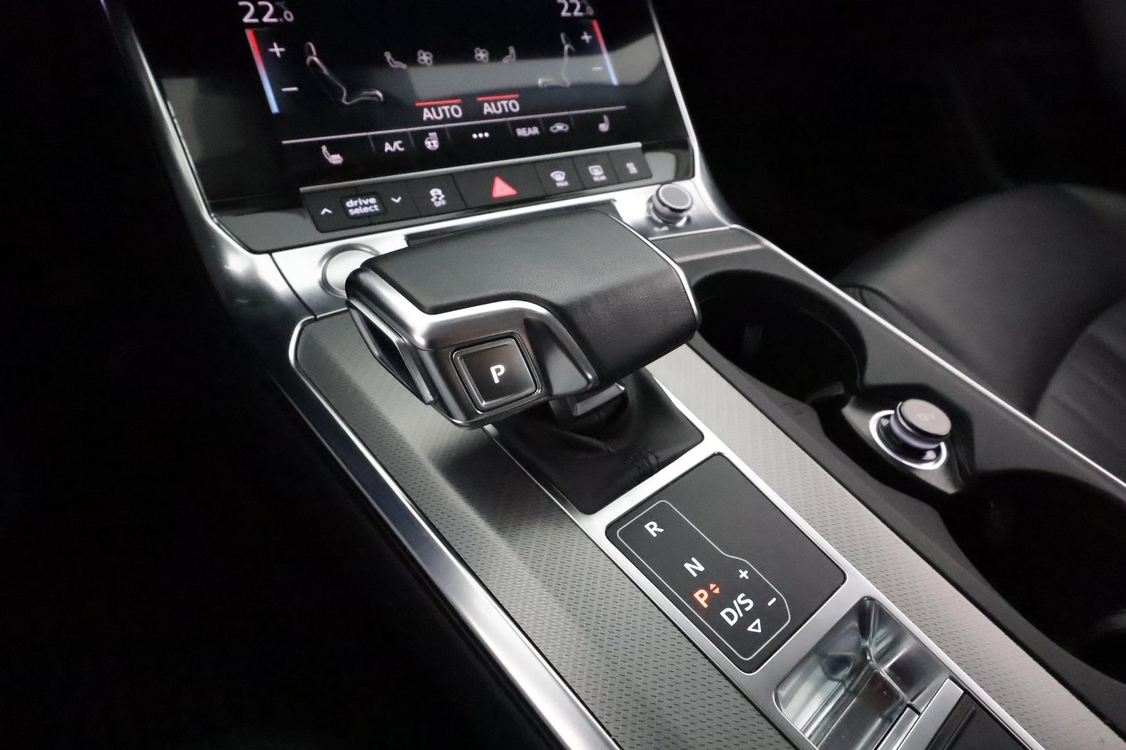 Audi A6 2019 Avant Business Design Launch Edition 45 TDI quattro tiptronic ** Webasto / Koukku / 360° / Matrix-LED / Muistipenkki ** - 3,99% KORKOTARJOUS TÄHÄN AUTOON 21.9. ASTI - Suomi-auto / Kahdet Renkaat / Nahkaverhoilu