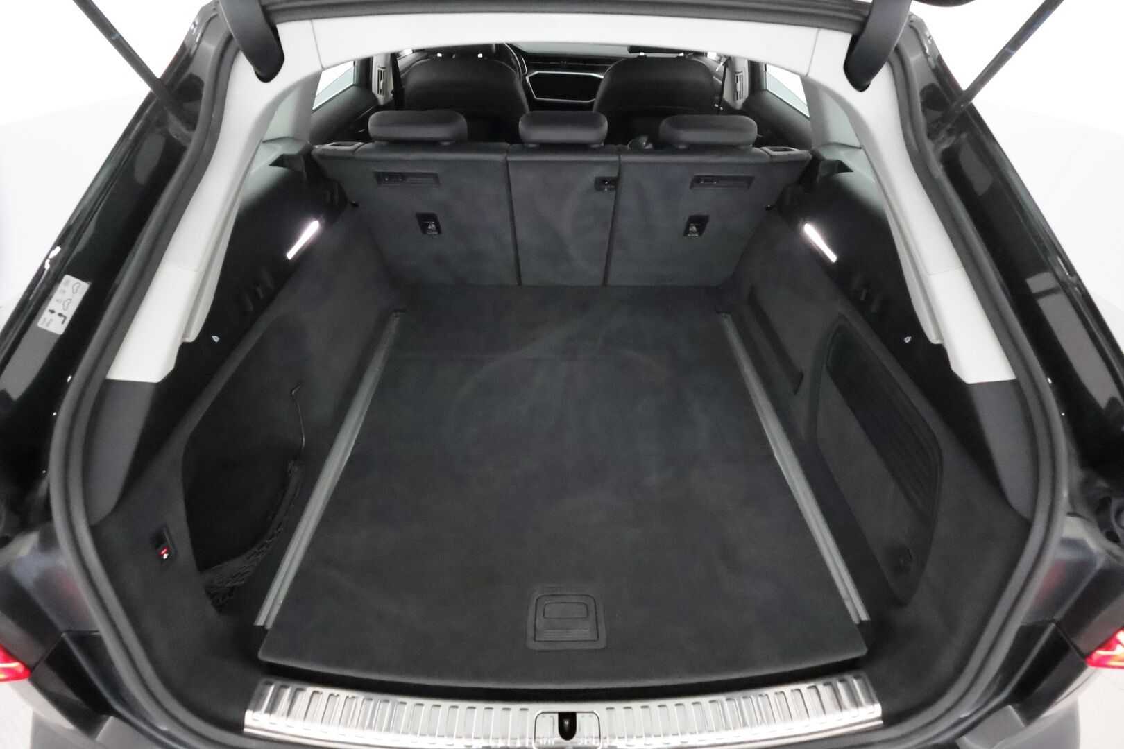 Audi A6 2019 Avant Business Design Launch Edition 45 TDI quattro tiptronic ** Webasto / Koukku / 360° / Matrix-LED / Muistipenkki ** - Suomi-auto / Kahdet Renkaat