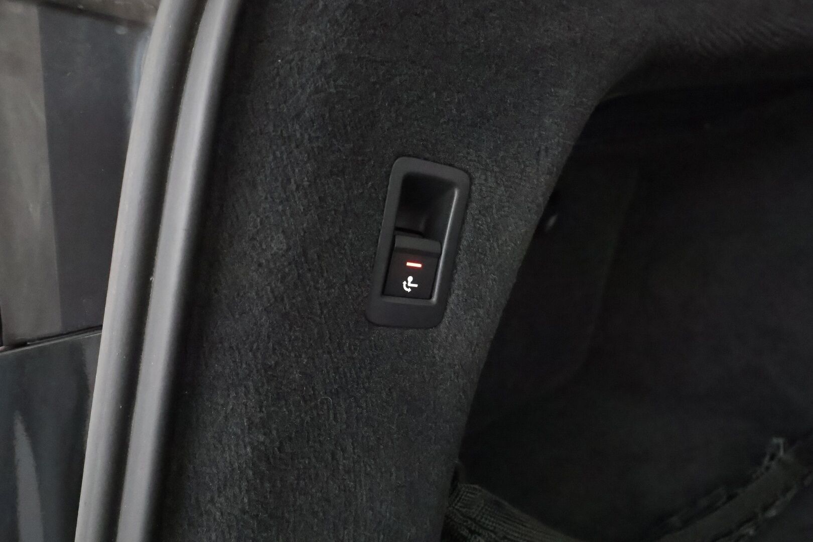 Audi A6 2019 Avant Business Design Launch Edition 45 TDI quattro tiptronic ** Webasto / Koukku / 360° / Matrix-LED / Muistipenkki ** - Suomi-auto / Kahdet Renkaat / Nahkaverhoilu