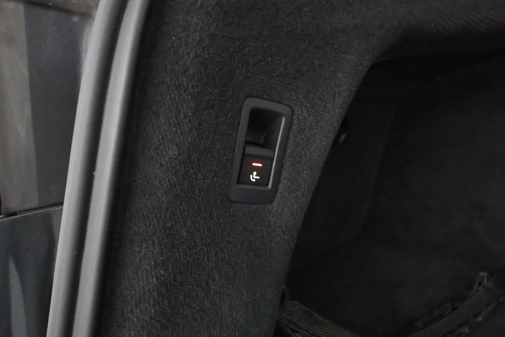 Audi A6 2019 Avant Business Design Launch Edition 45 TDI quattro tiptronic ** Webasto / Koukku / 360° / Matrix-LED / Muistipenkki ** - 3,99% KORKOTARJOUS TÄHÄN AUTOON 21.9. ASTI - Suomi-auto / Kahdet Renkaat / Nahkaverhoilu
