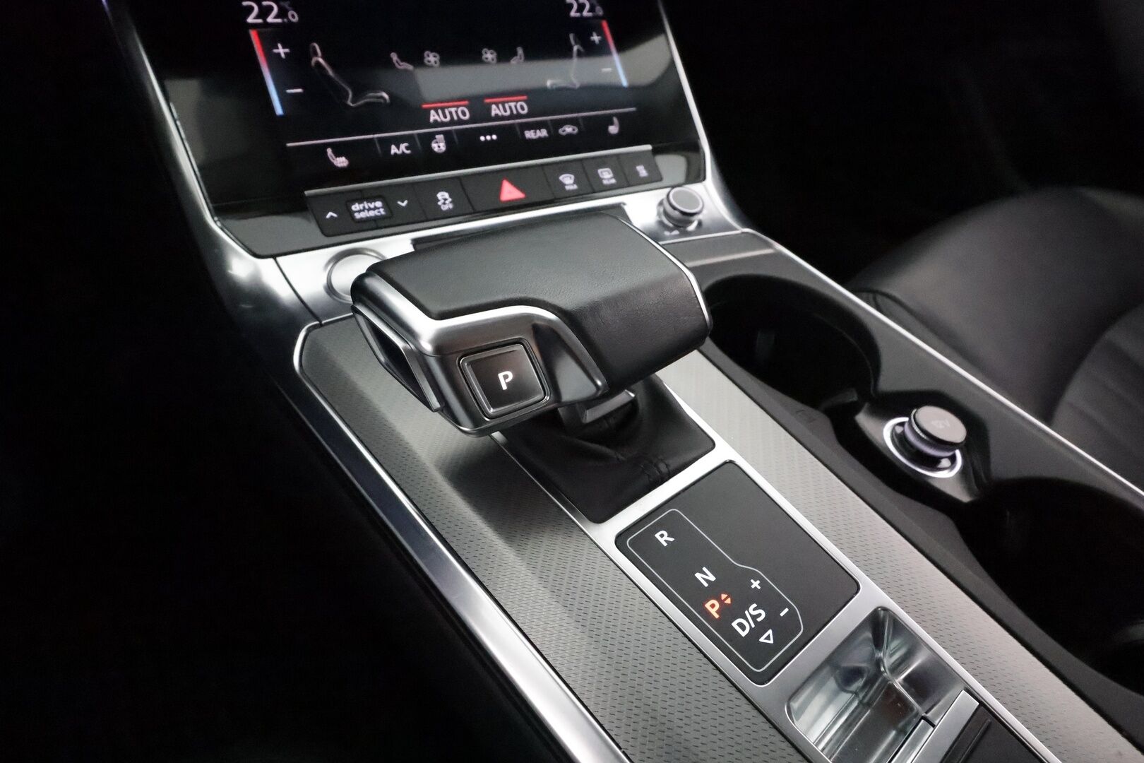 Audi A6 2019 Avant Business Design Launch Edition 45 TDI quattro tiptronic ** Webasto / Koukku / 360° / Matrix-LED / Muistipenkki ** - Suomi-auto / Kahdet Renkaat