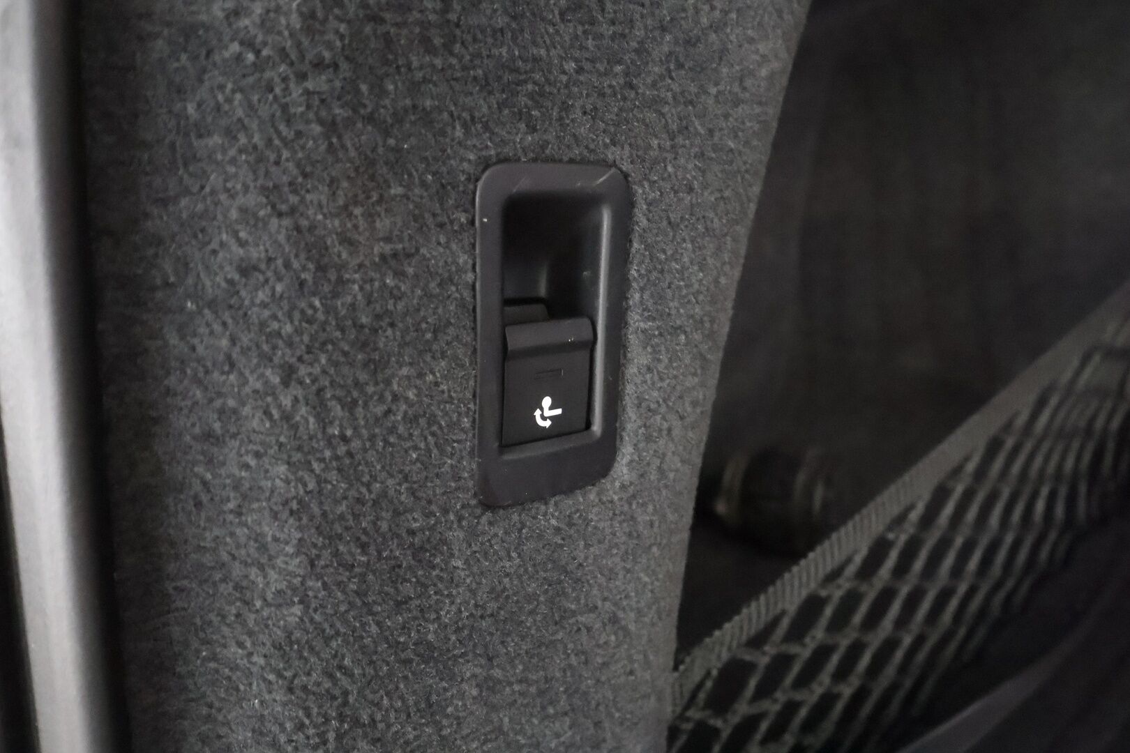 Audi A6 2019 Avant Business Sport Launch Edition 45 TDI quattro tiptronic * Webasto / Koukku / ACC / LED / P.Kamera / Sportpenkit * - Suomi-auto / Kahdet renkaat 