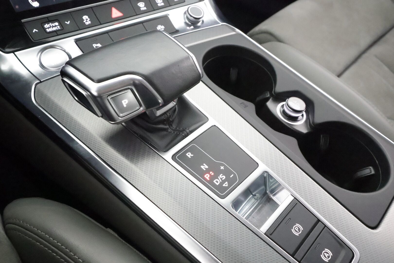 Audi A6 2019 Avant Business Sport Launch Edition 45 TDI quattro tiptronic * Webasto / Koukku / ACC / LED / P.Kamera / Sportpenkit * - Suomi-auto / Kahdet renkaat - HULLUT AVAJAISHULINAT KORKOTARJOUS 3,29 %