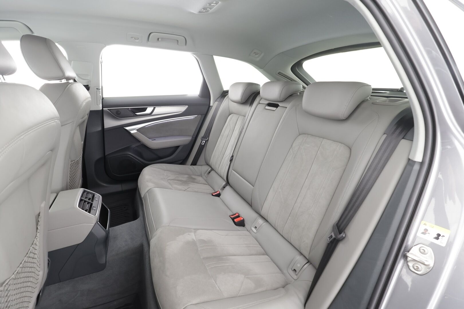 Audi A6 2019 Avant Business Sport Launch Edition 45 TDI quattro tiptronic * Webasto / Koukku / ACC / LED / P.Kamera / Sportpenkit * - Suomi-auto / Kahdet renkaat 