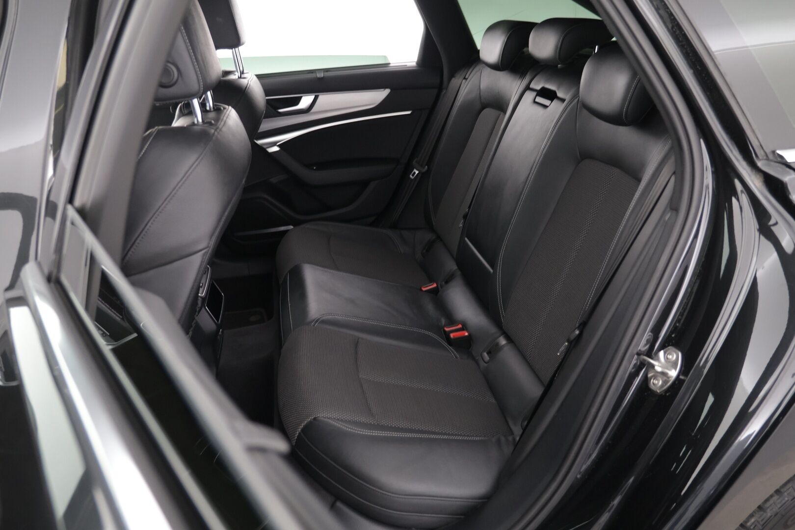 Audi A6 2019 Avant Business Sport Launch Edition 45 TDI quattro tiptronic-autom. ** Bang&Olufsen Premium 3D / 360 kamera / Webasto / Sähk. Koukku / S-Line / - Todella hyvin pidetty yksilö / Runsaasti ja avokätisesti varusteltu / Upea kokonaisuus - HULLUT AVAJAISHULINAT KORKOTARJOUS 3,29 %