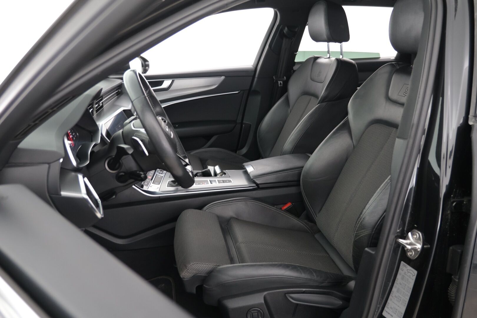 Audi A6 2019 Avant Business Sport Launch Edition 45 TDI quattro tiptronic-autom. ** Bang&Olufsen Premium 3D / 360 kamera / Webasto / Sähk. Koukku / S-Line / - Todella hyvin pidetty yksilö / Runsaasti ja avokätisesti varusteltu / Upea kokonaisuus - HULLUT AVAJAISHULINAT KORKOTARJOUS 3,29 %