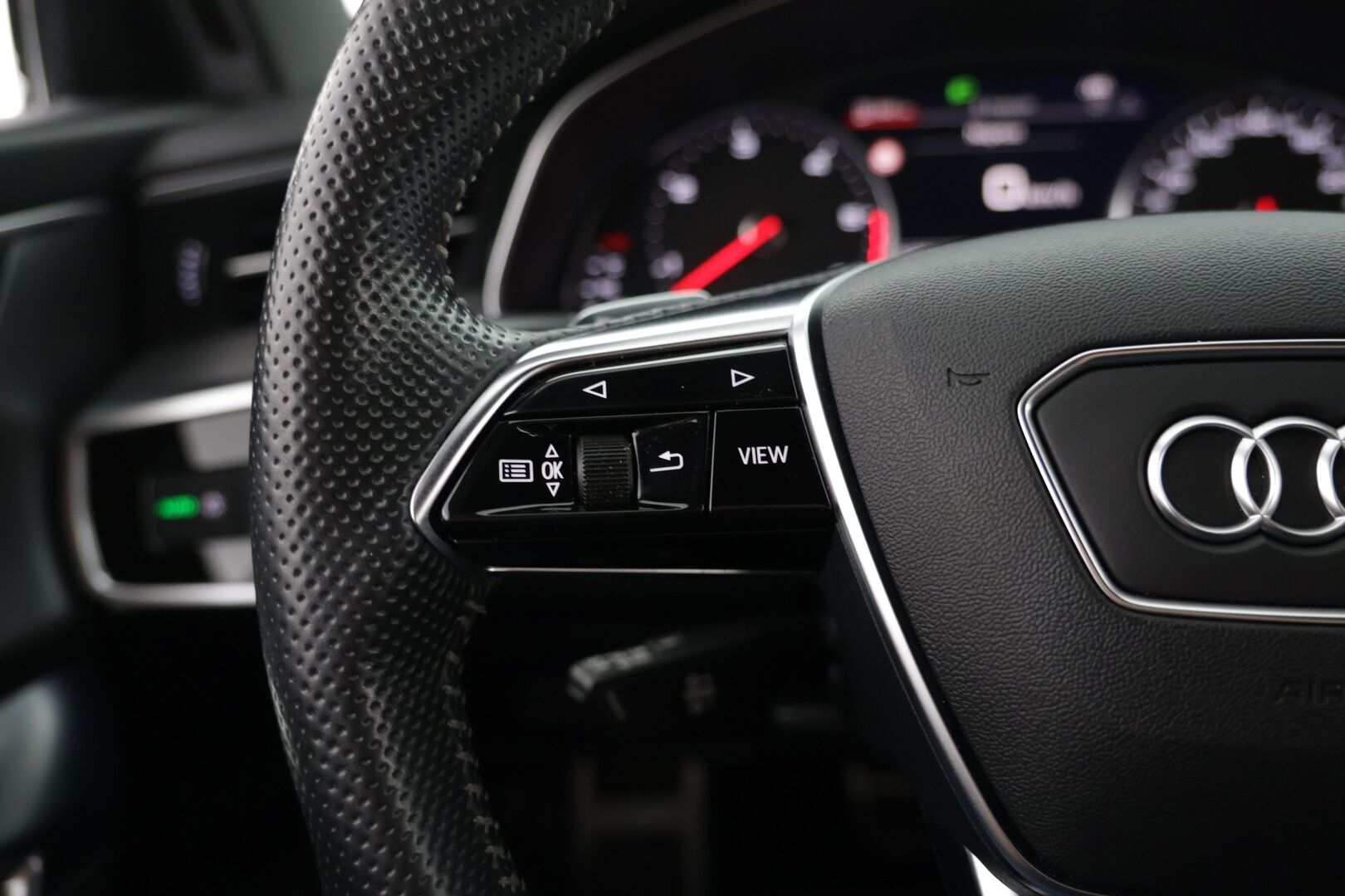 Audi A6 2019 Avant Business Sport Launch Edition 45 TDI quattro tiptronic-autom. ** Bang&Olufsen Premium 3D / 360 kamera / Webasto / Sähk. Koukku / S-Line / - Todella hyvin pidetty yksilö / Runsaasti ja avokätisesti varusteltu / Upea kokonaisuus - HULLUT AVAJAISHULINAT KORKOTARJOUS 3,29 %