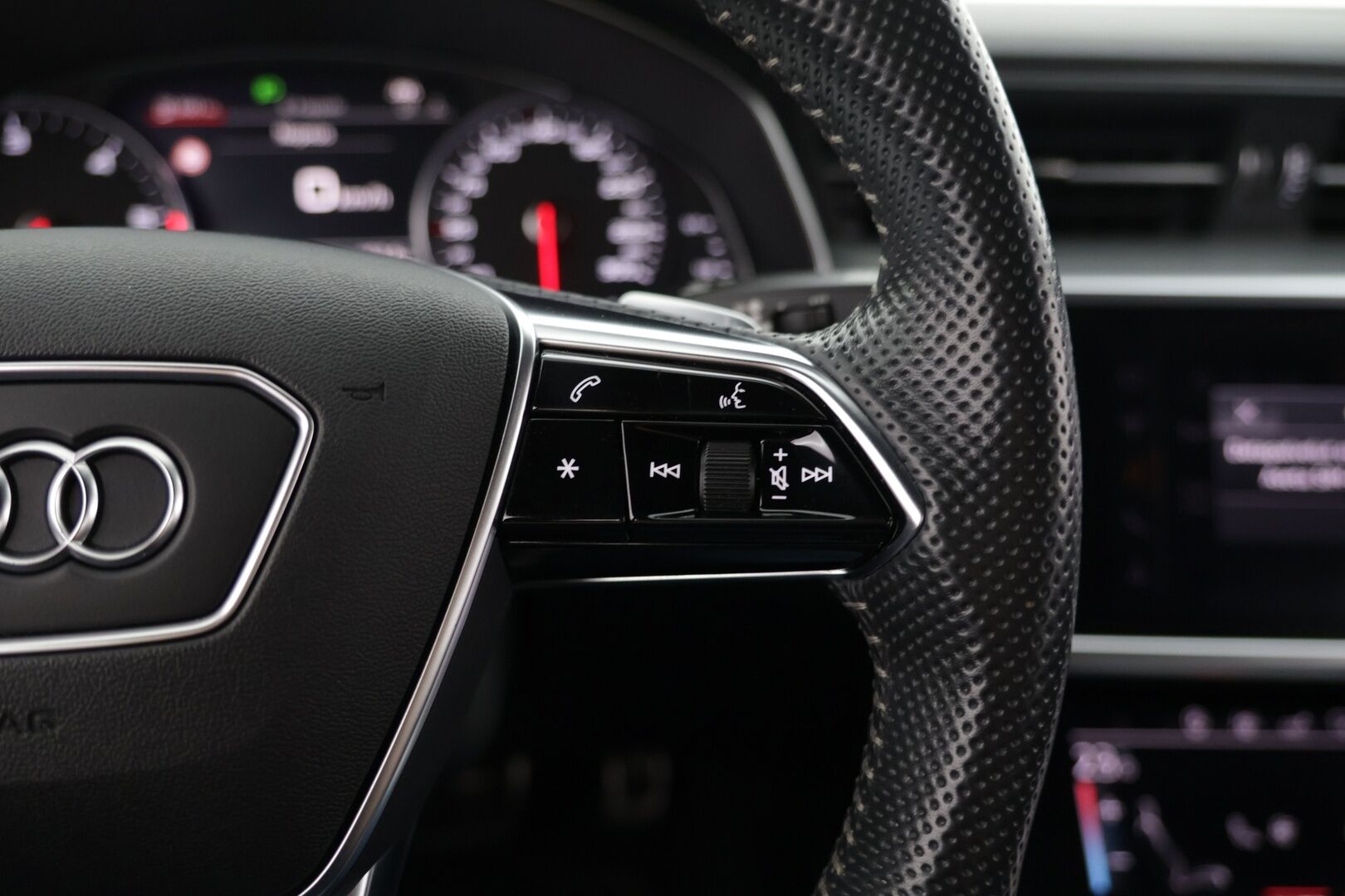 Audi A6 2019 Avant Business Sport Launch Edition 45 TDI quattro tiptronic-autom. ** Bang&Olufsen Premium 3D / 360 kamera / Webasto / Sähk. Koukku / S-Line / - Todella hyvin pidetty yksilö / Runsaasti ja avokätisesti varusteltu / Upea kokonaisuus - HULLUT AVAJAISHULINAT KORKOTARJOUS 3,29 %